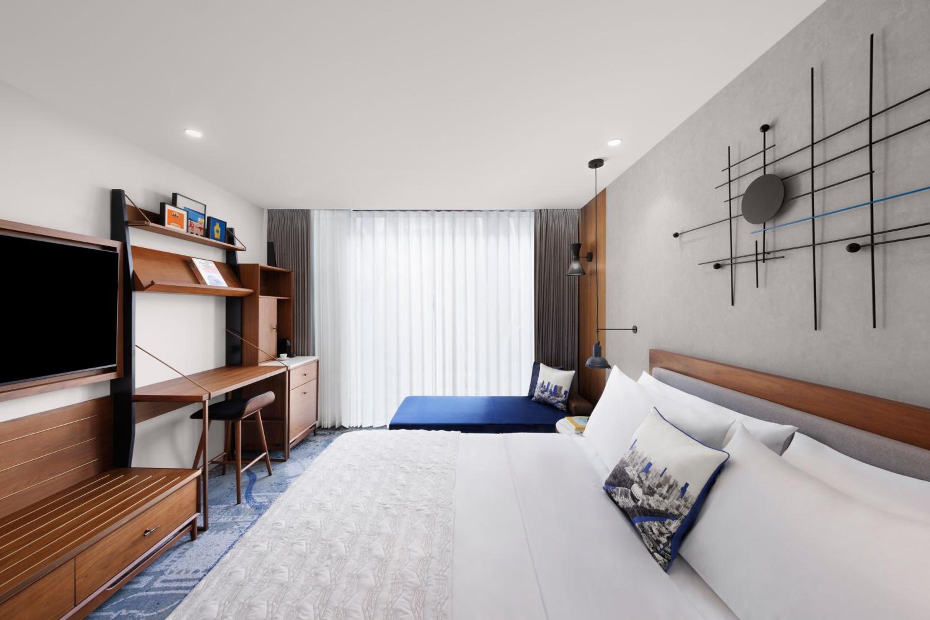 Deluxe King Room - Photo 1