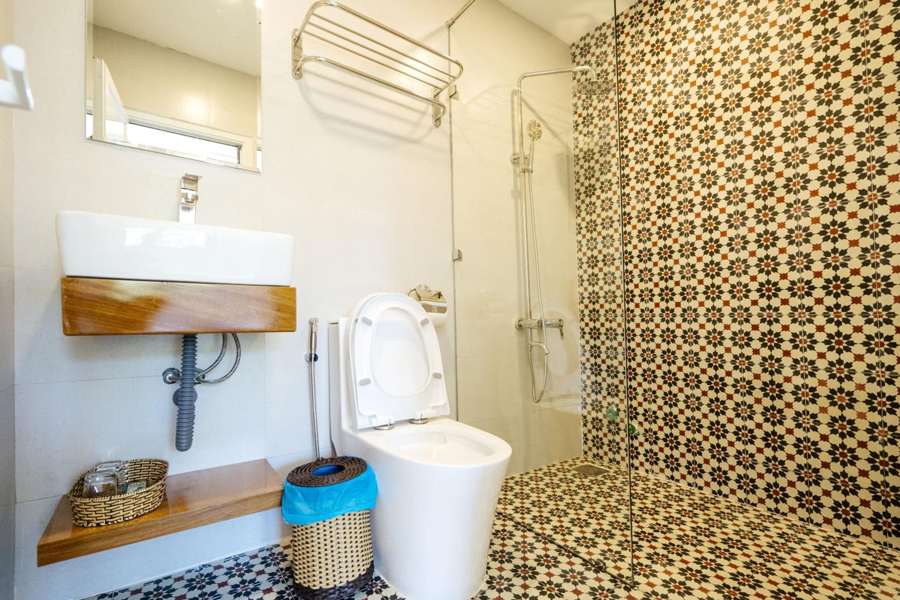 Deluxe Double Room with Balcony - Photo 2