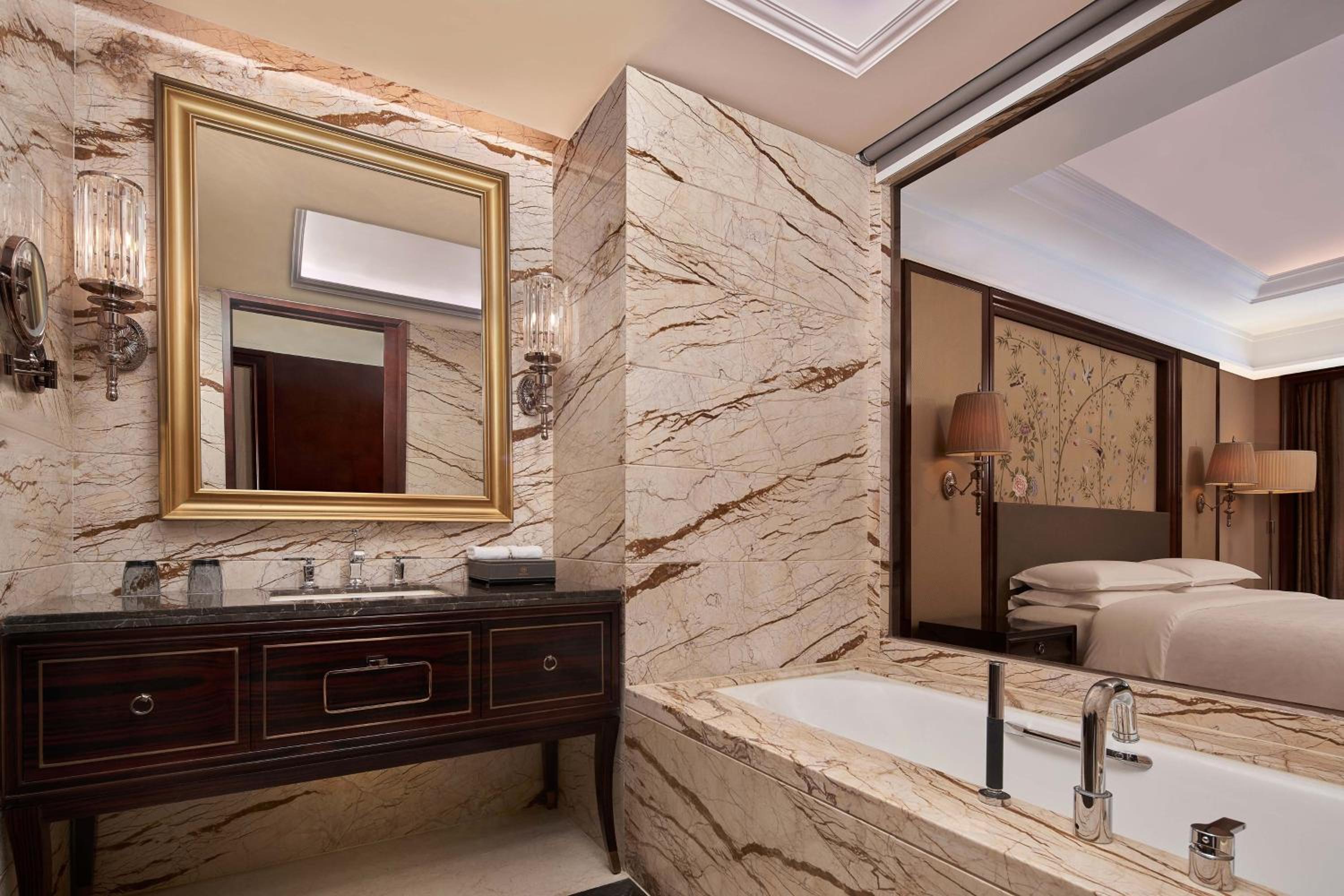 Superior King Room photo 3