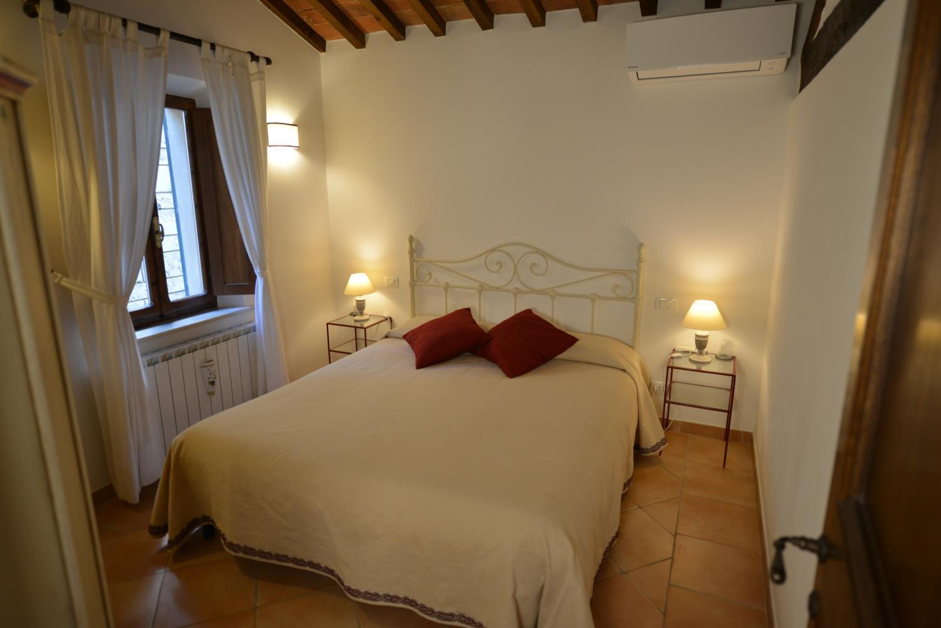 Deluxe King Suite - Photo 1