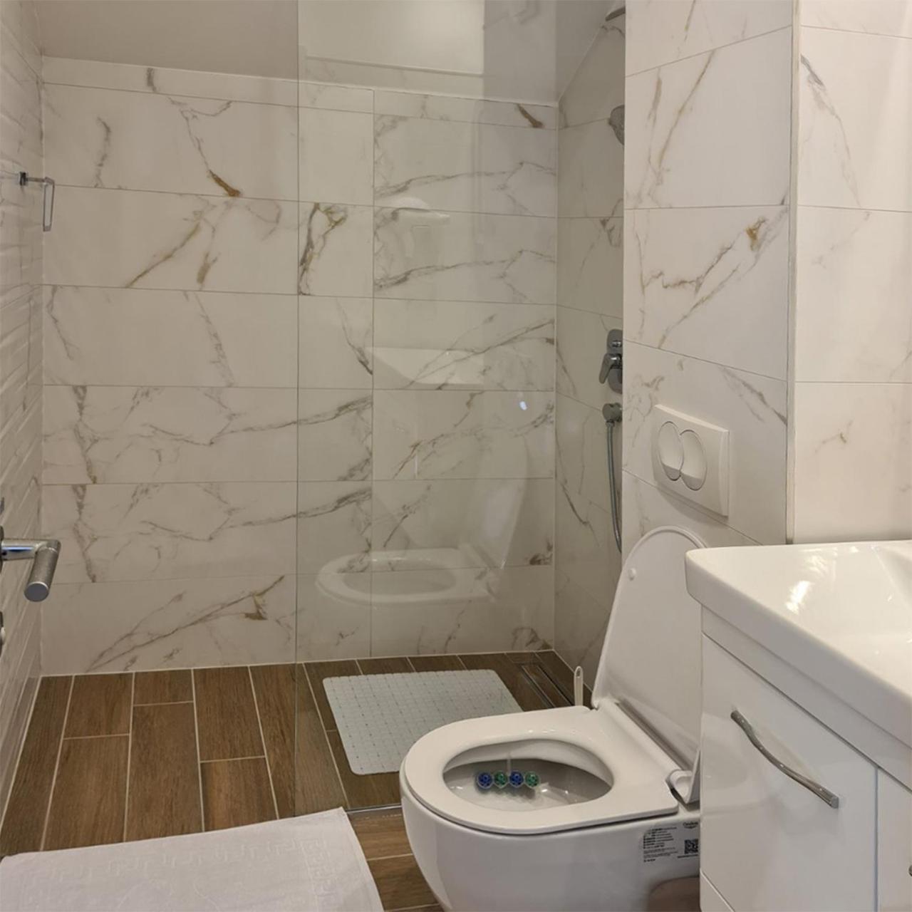 Studio Apartment photo 3
