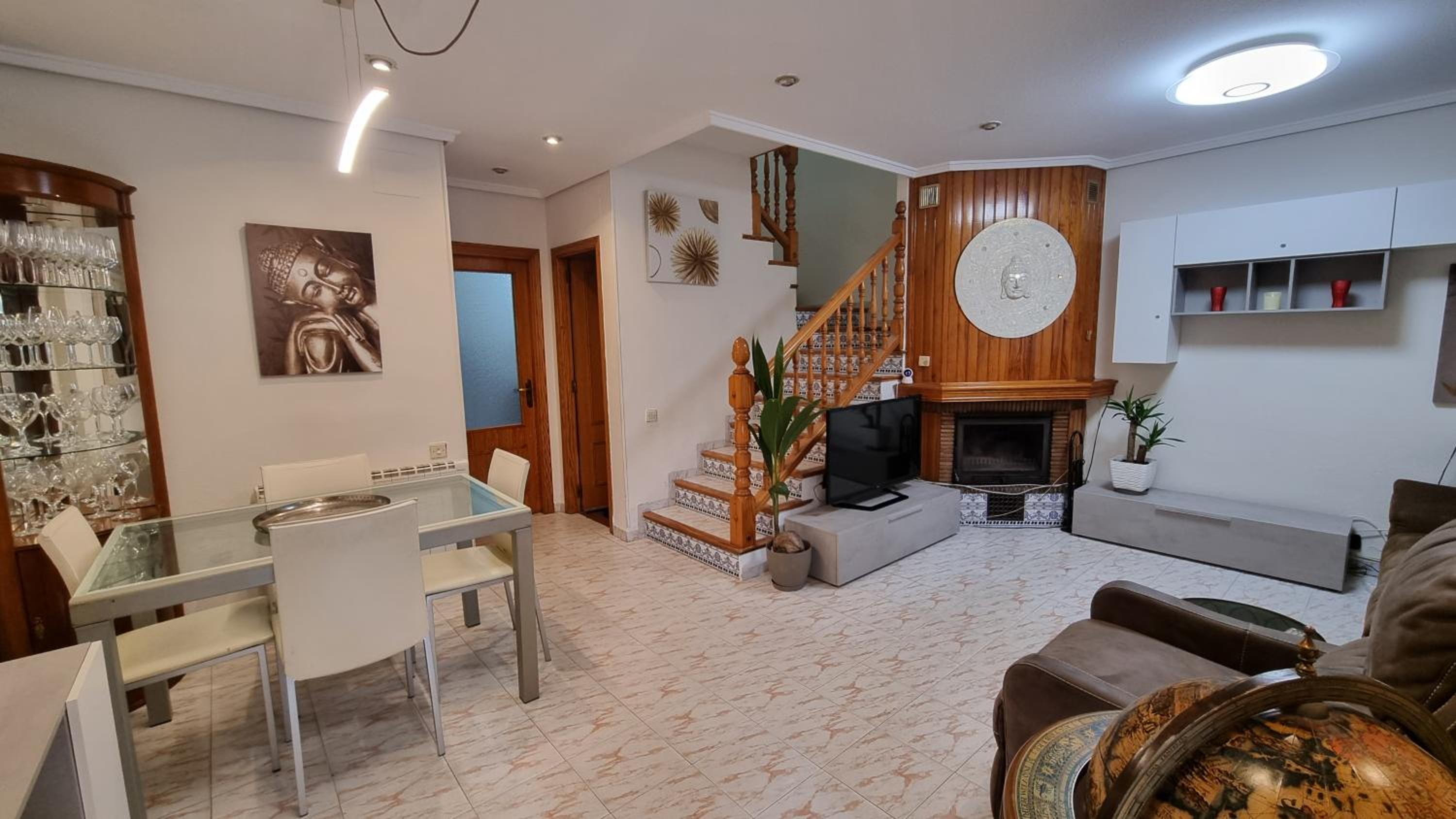 Three-Bedroom House photo 3