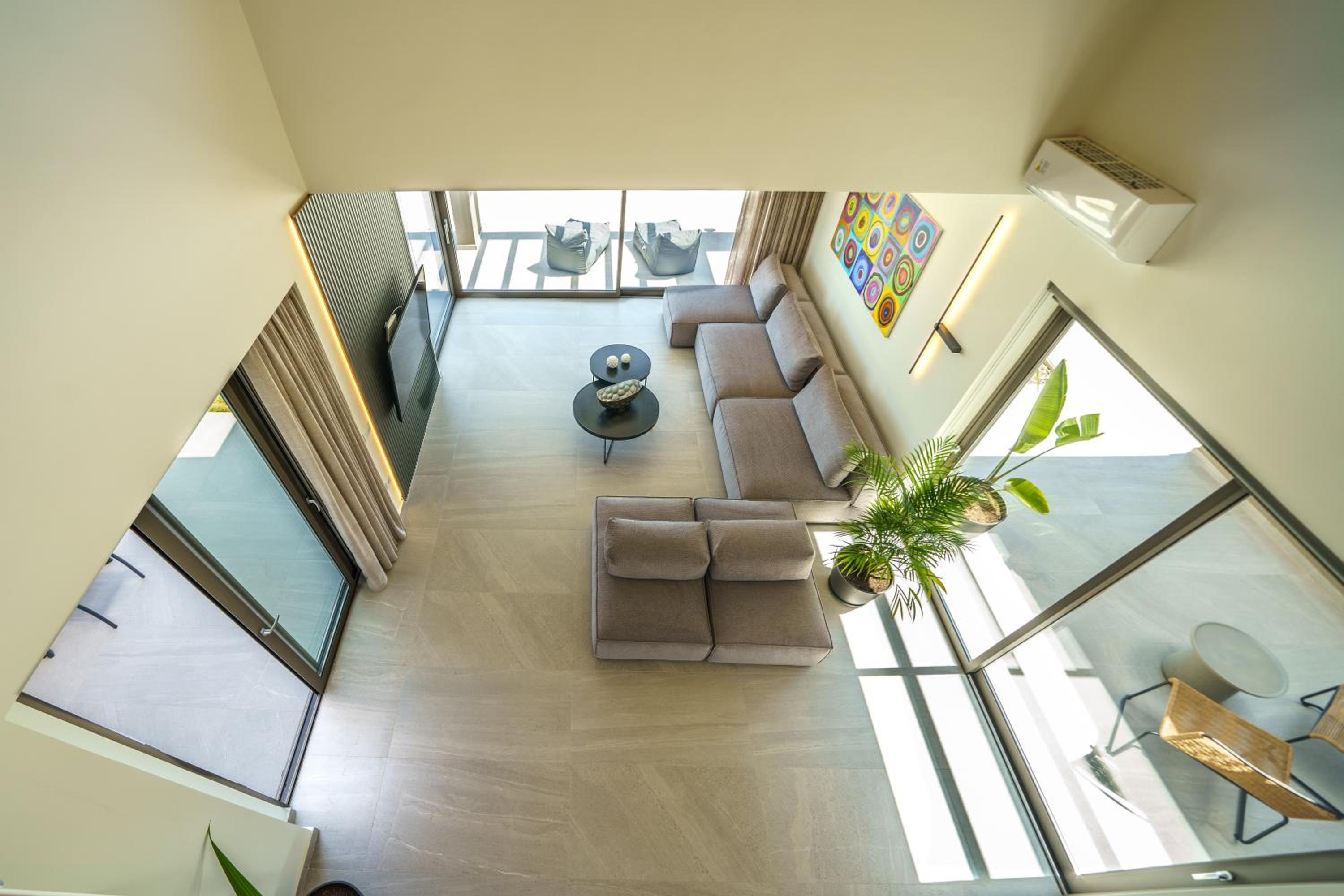 Villa photo 1