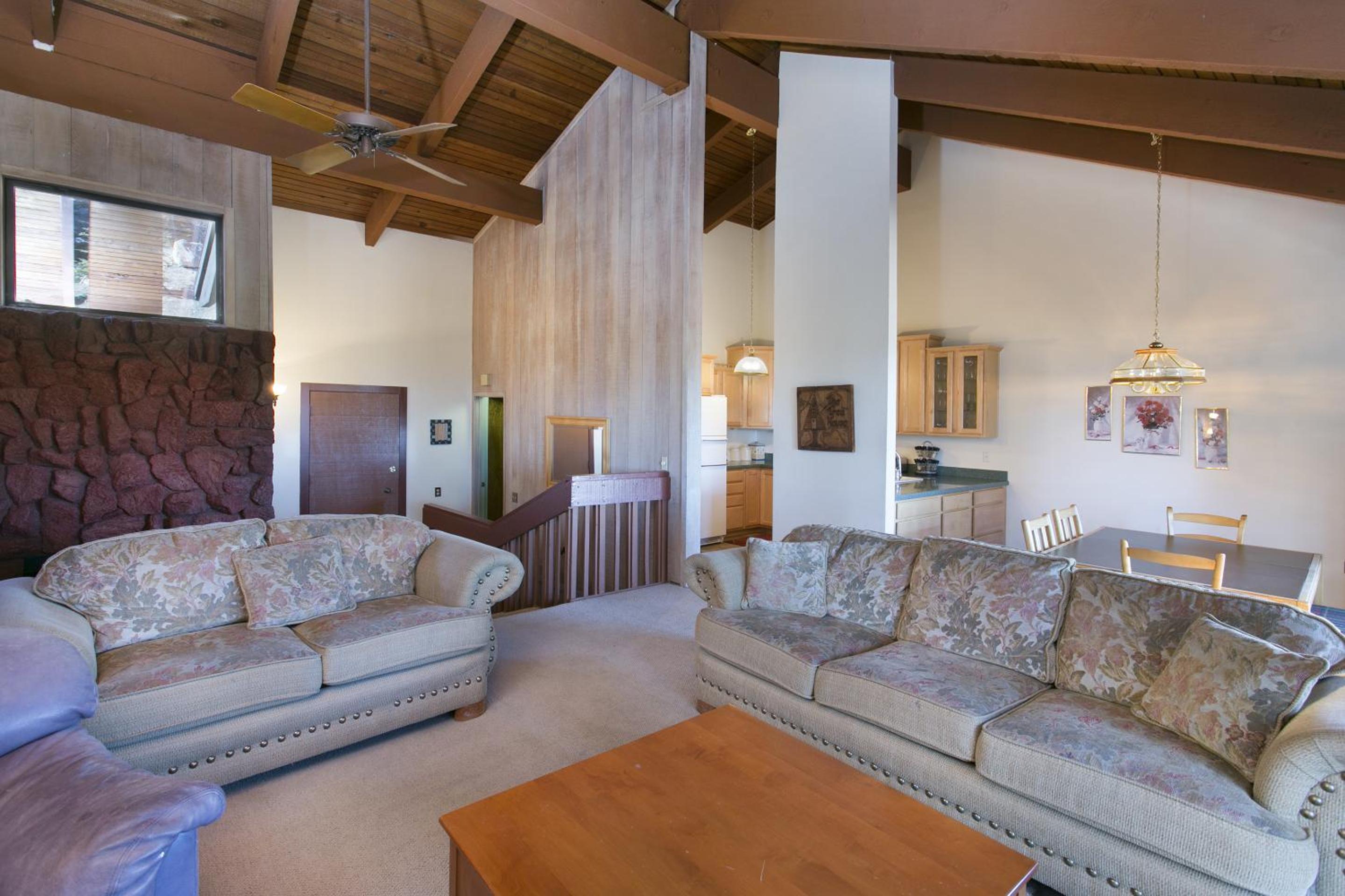Basic Four-Bedroom Apartment photo 2