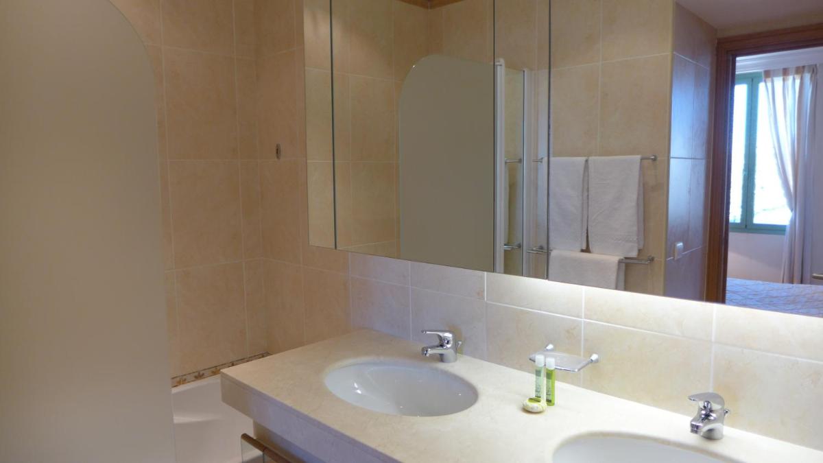 One Bedroom Apartment with Sea View
