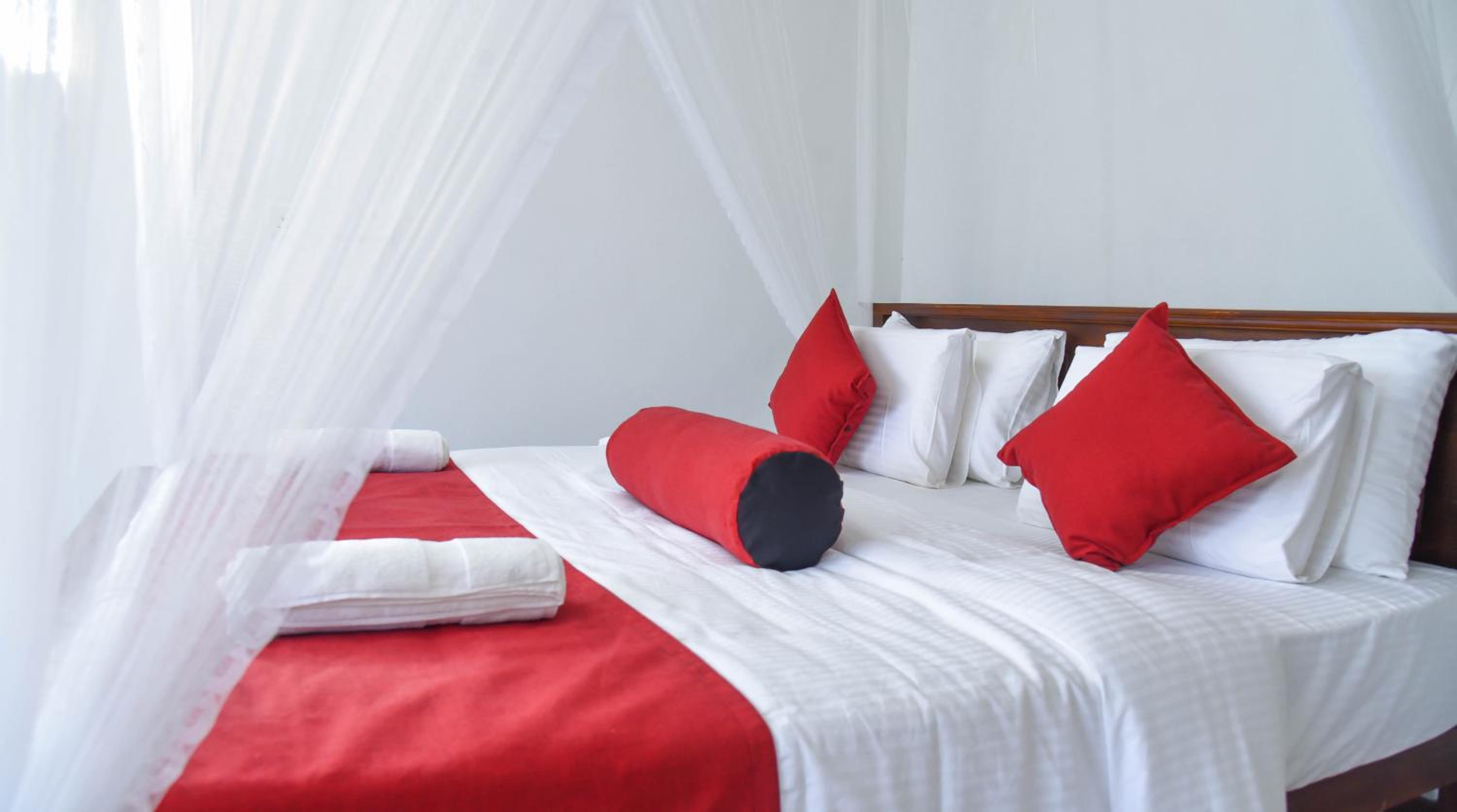 Deluxe Double Room (2 Adults + 1 Child)