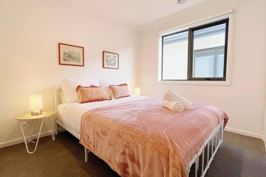 Four-Bedroom House photo 2