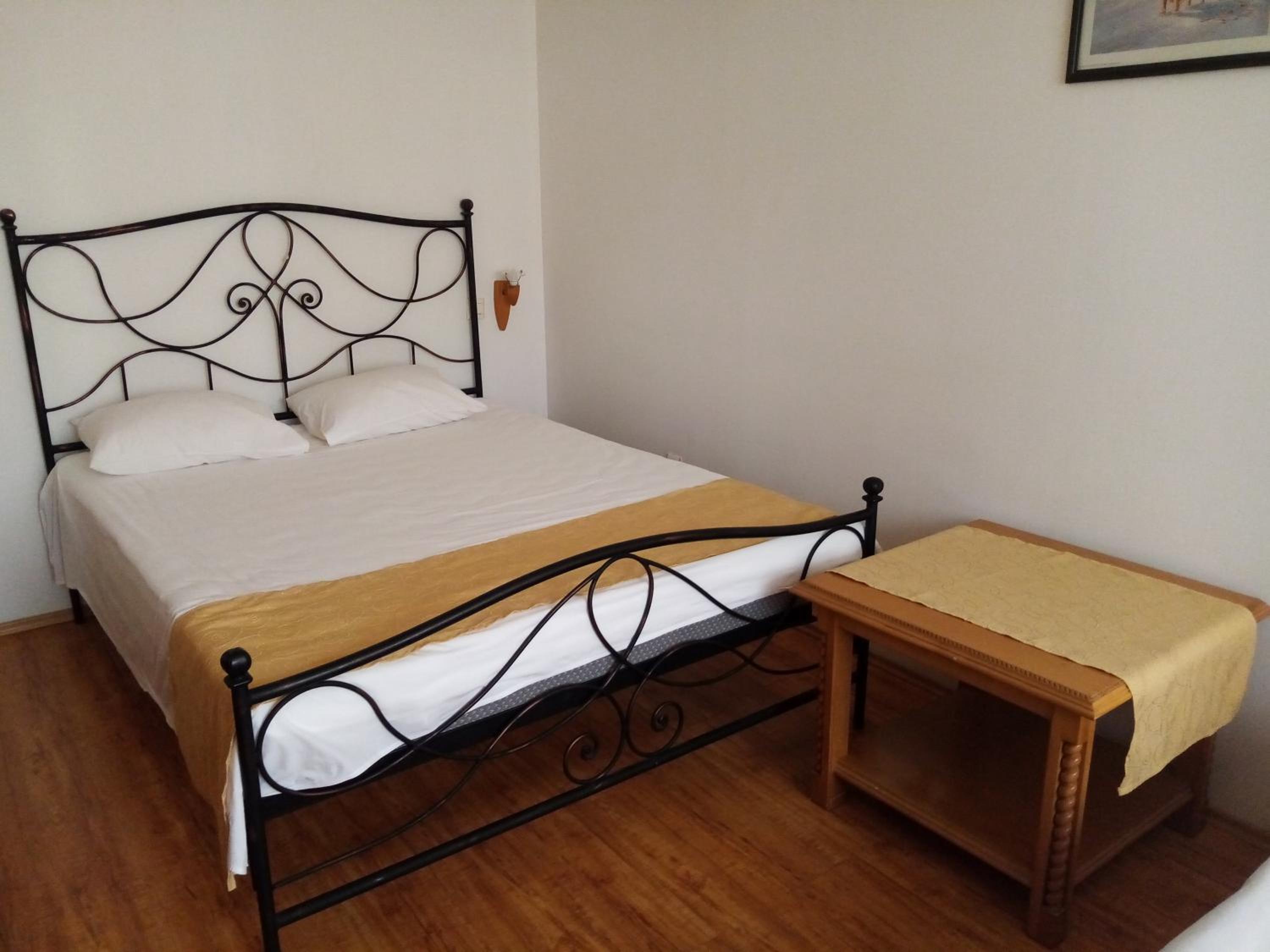 Twin Room - Photo 4