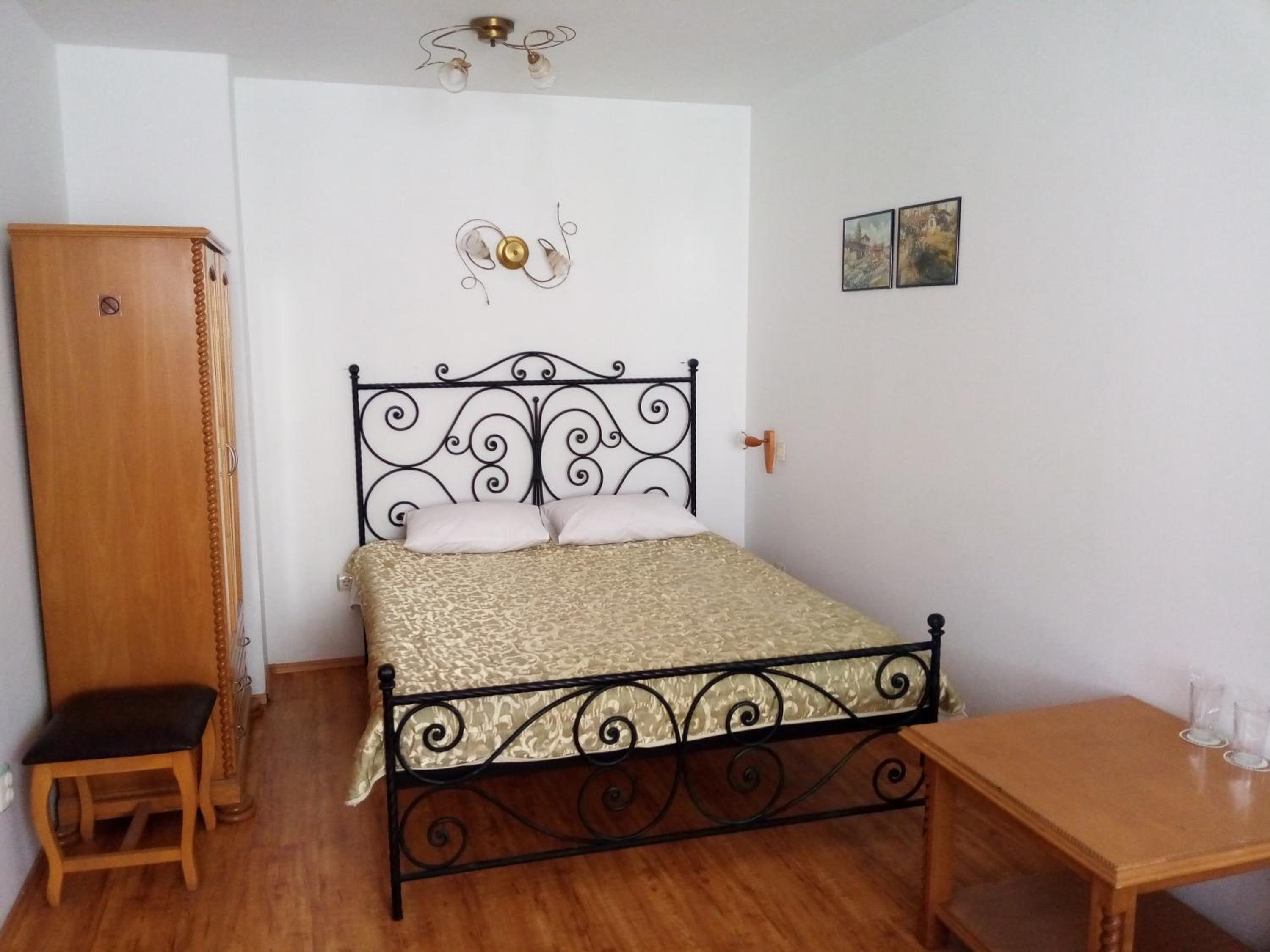 Twin Room - Photo 3