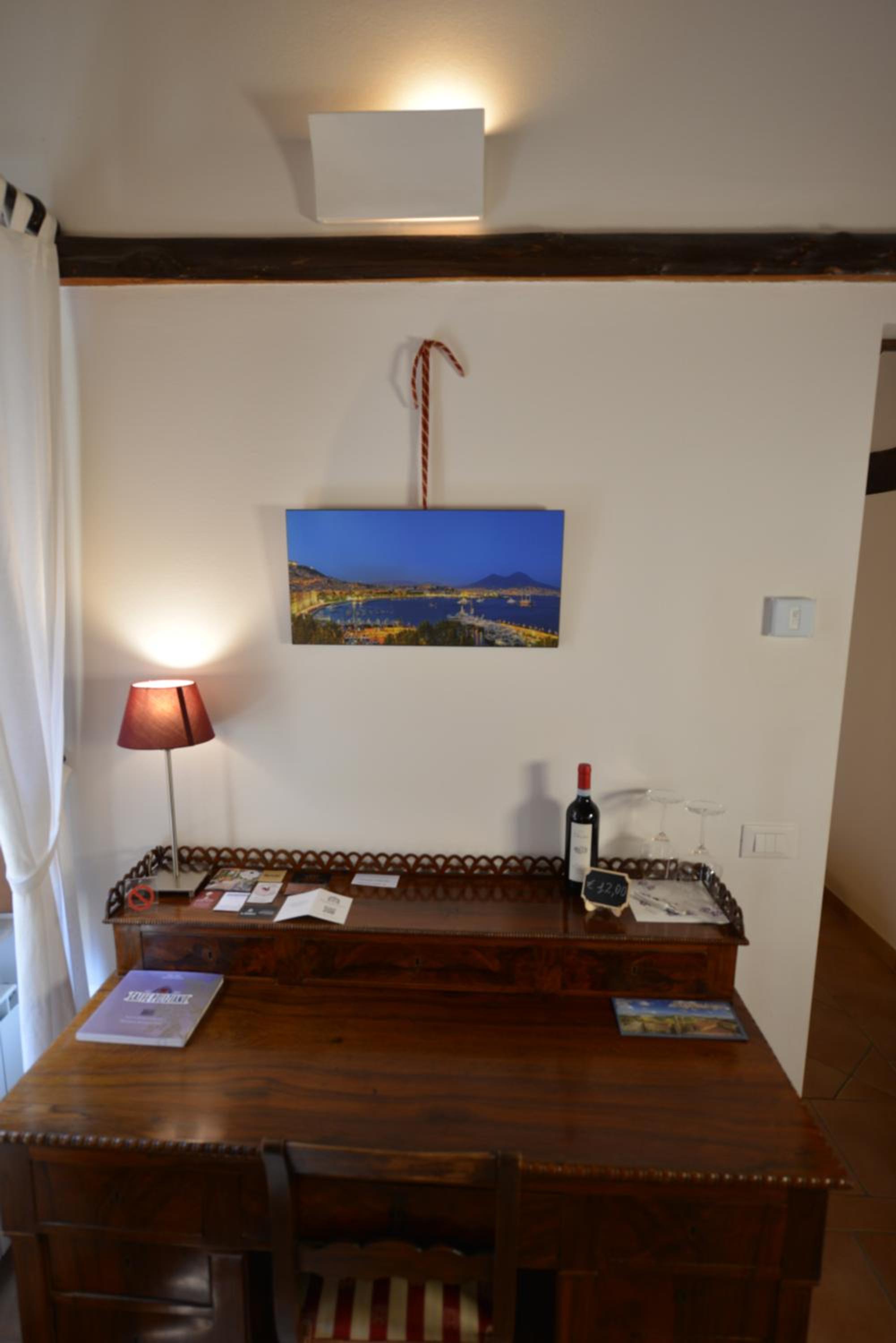 Deluxe King Suite - Photo 5
