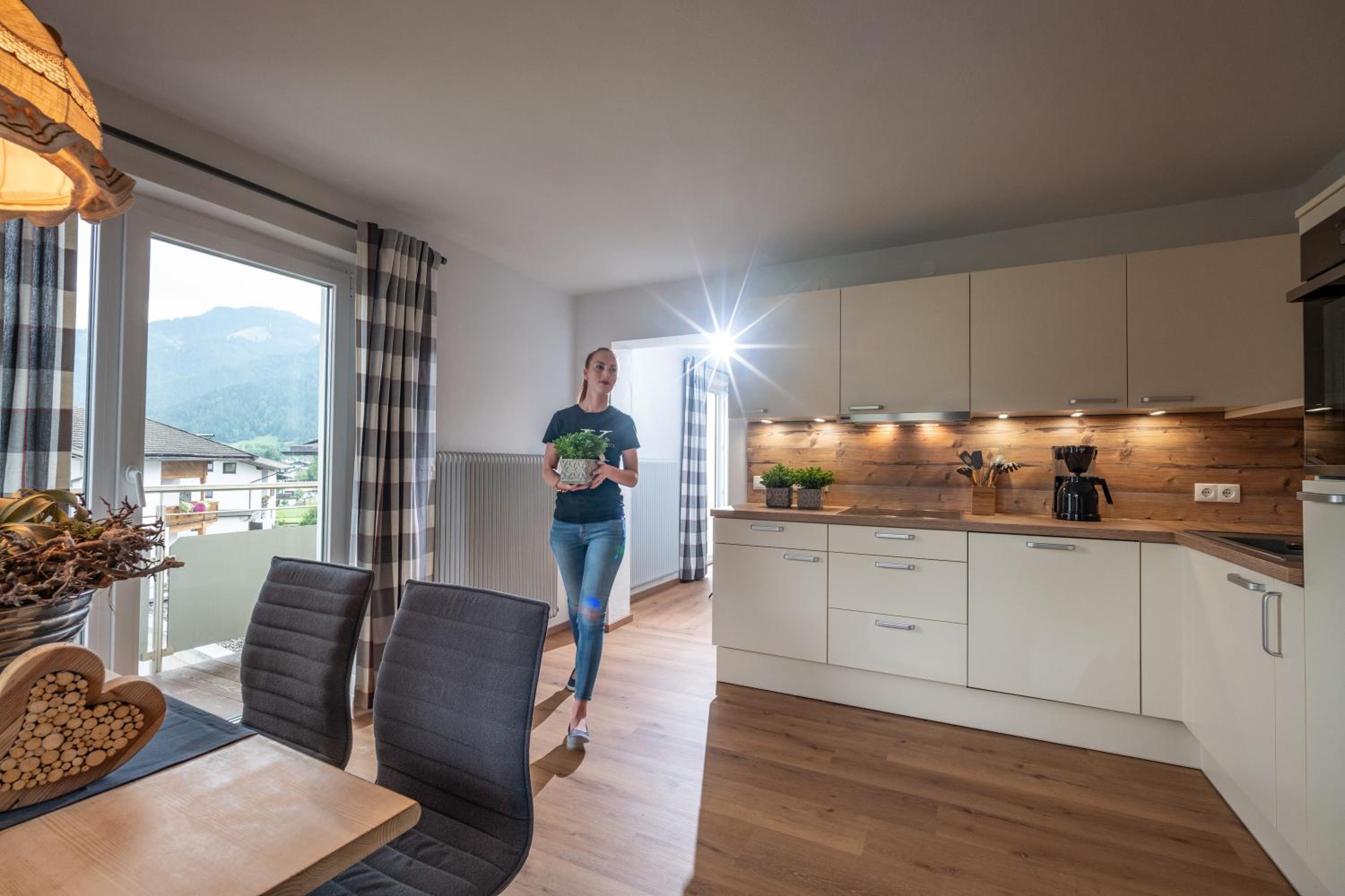 Superior One-Bedroom Apartment with Balcony - Photo 7