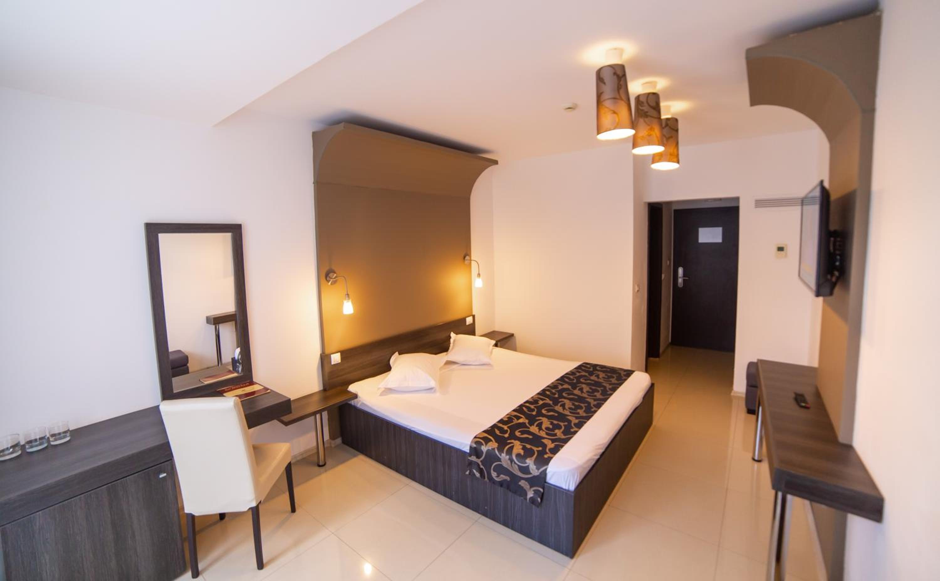 Superior Double or Twin Room - Photo 1