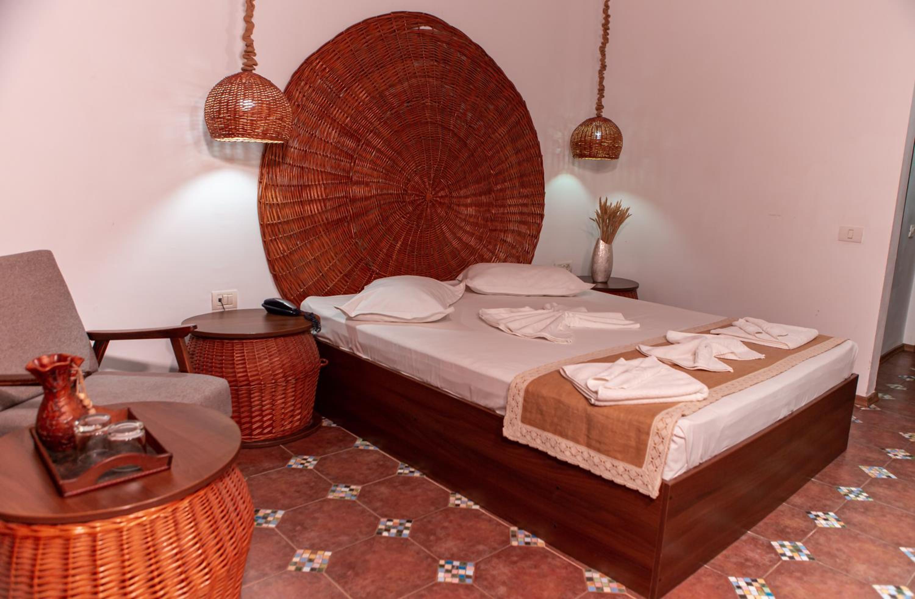 Standard Double or Twin Room with Balcony - Photo 6