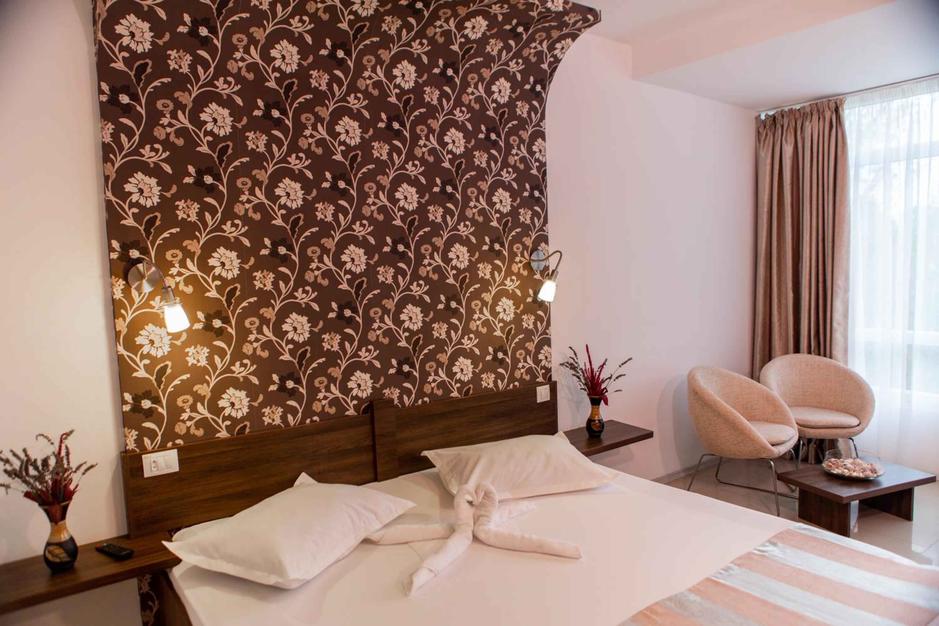 Superior Double or Twin Room - Photo 10