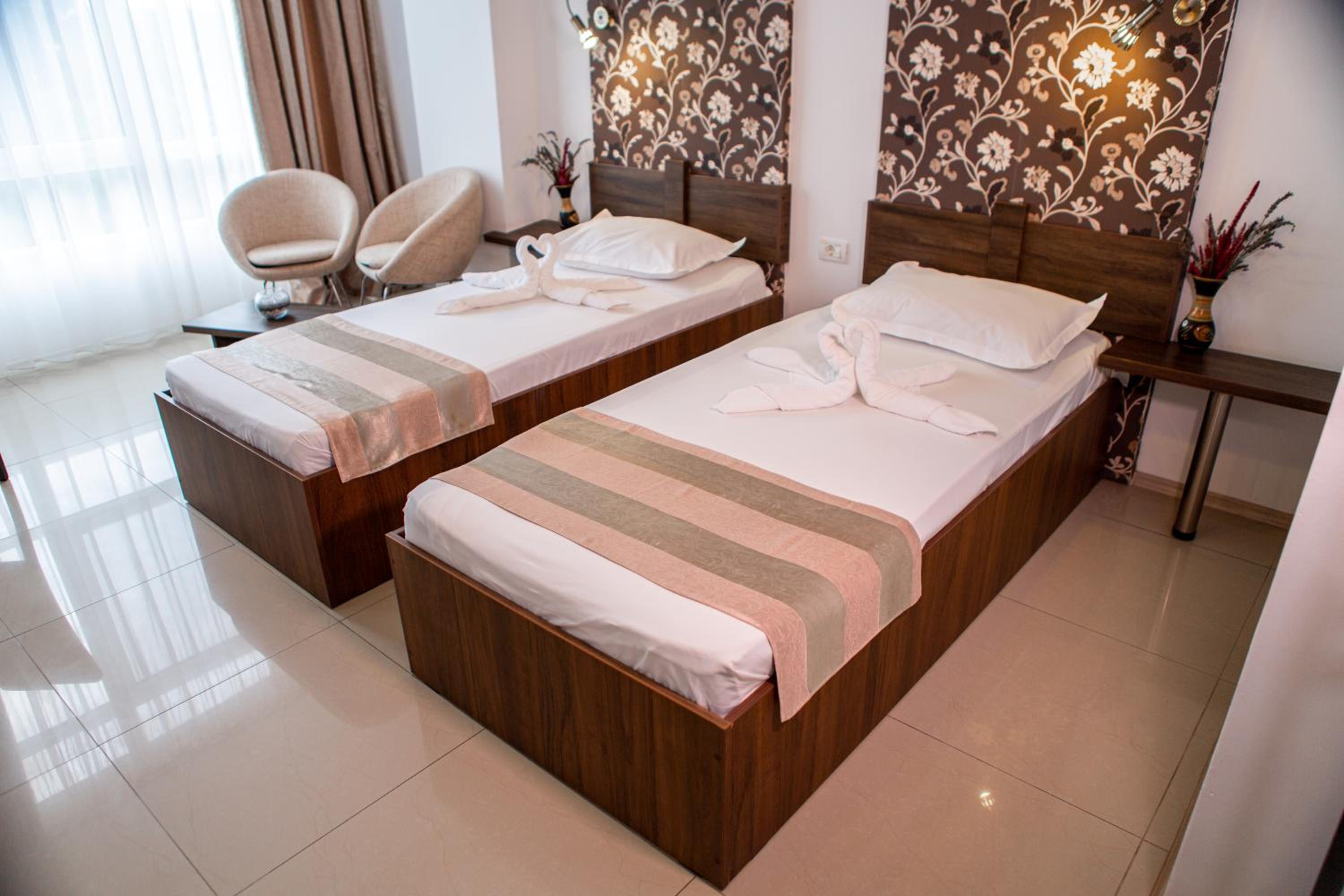 Superior Double or Twin Room - Photo 11