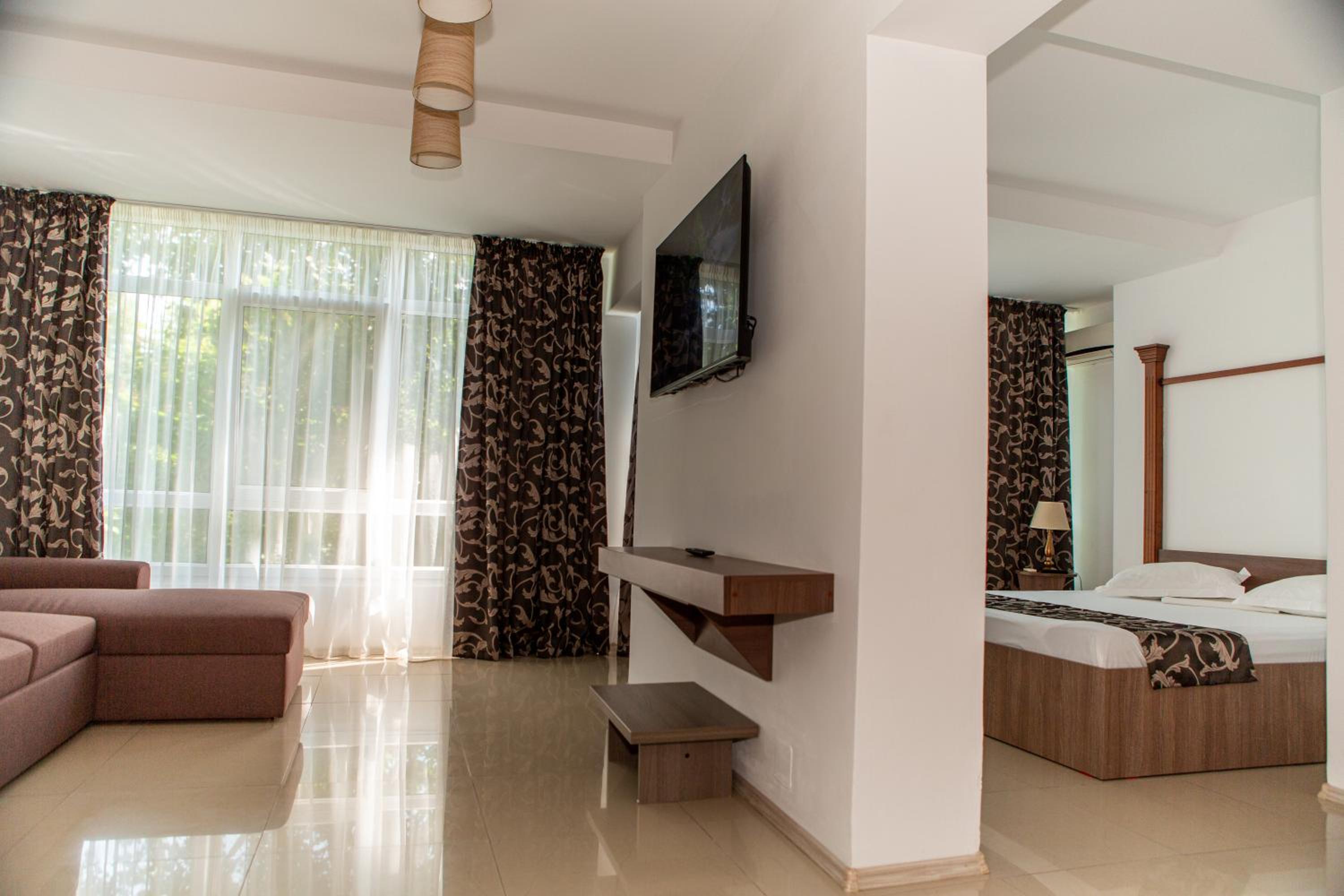 Suite - Photo 4