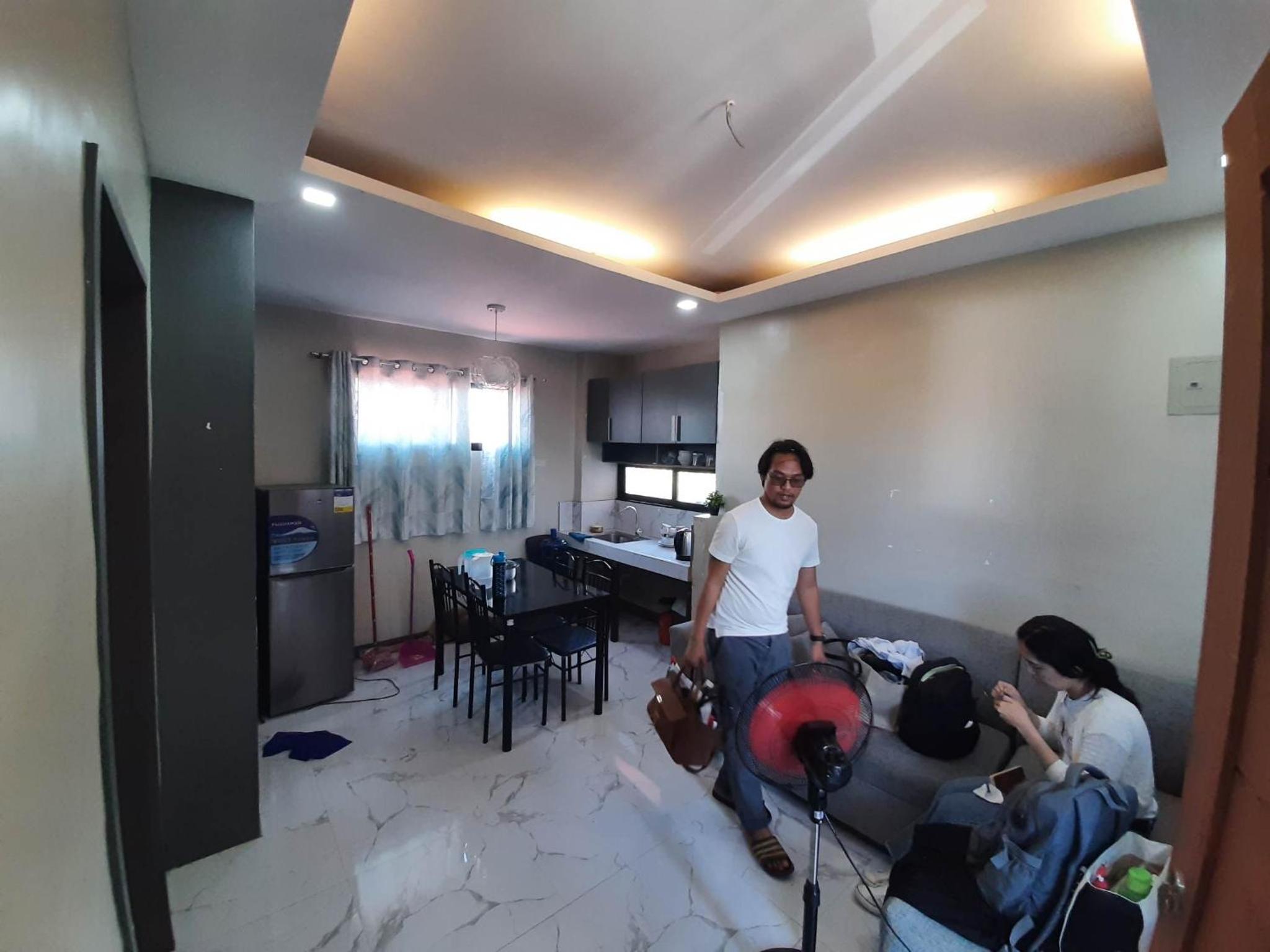 One-Bedroom Apartment photo 2