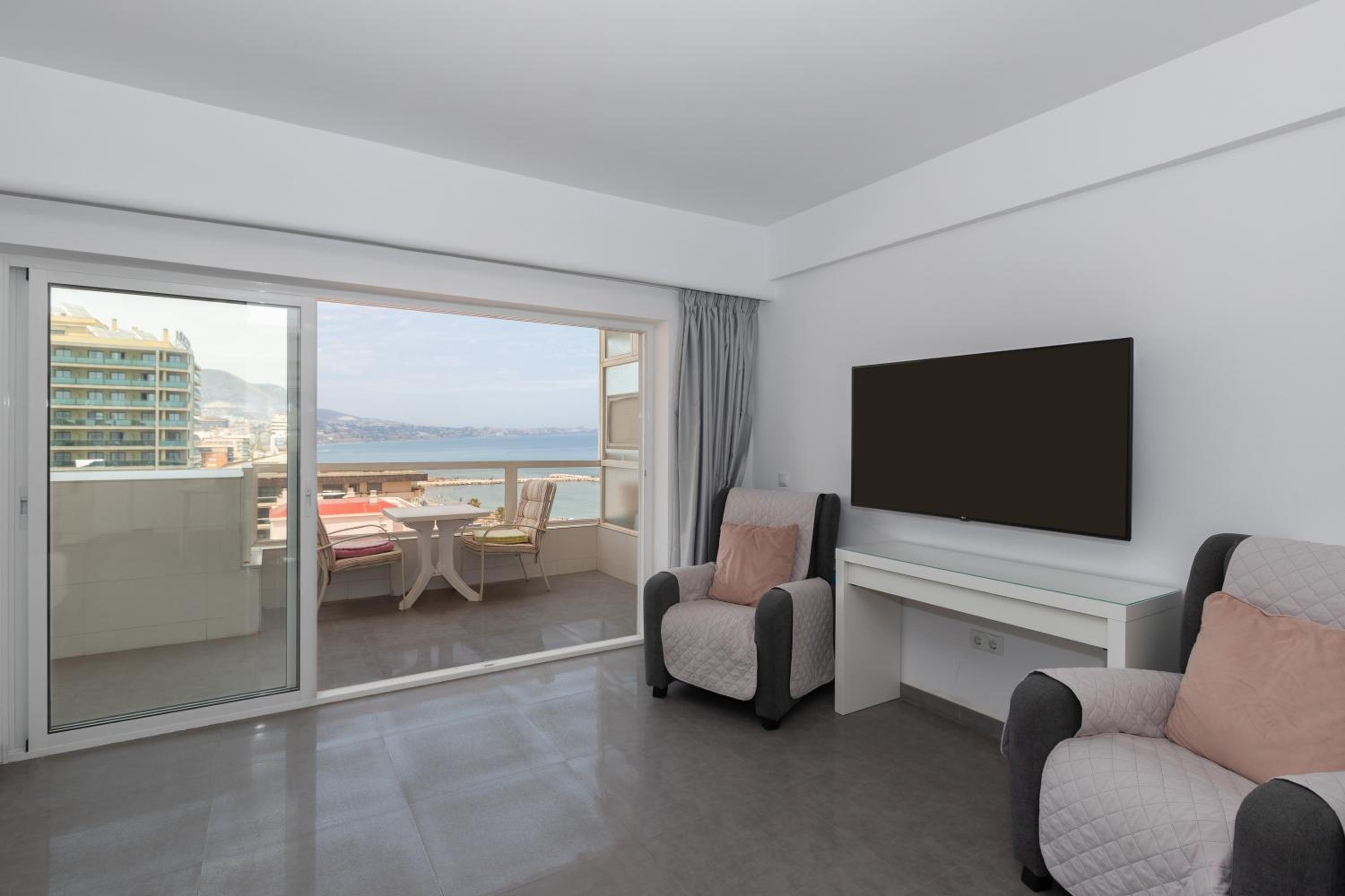 Apartamento de un dormitorio superior con balcón