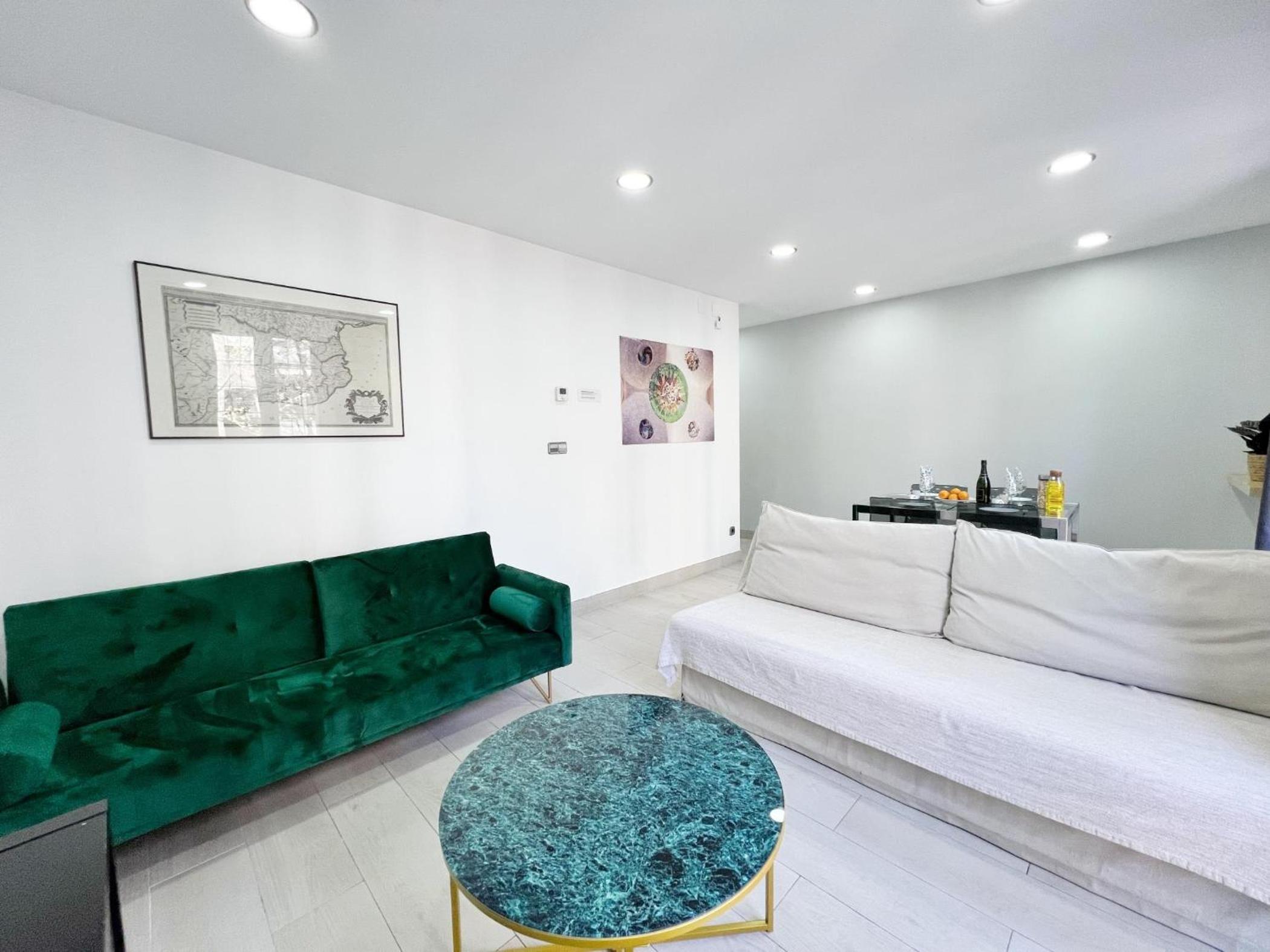 Apartment photo 2