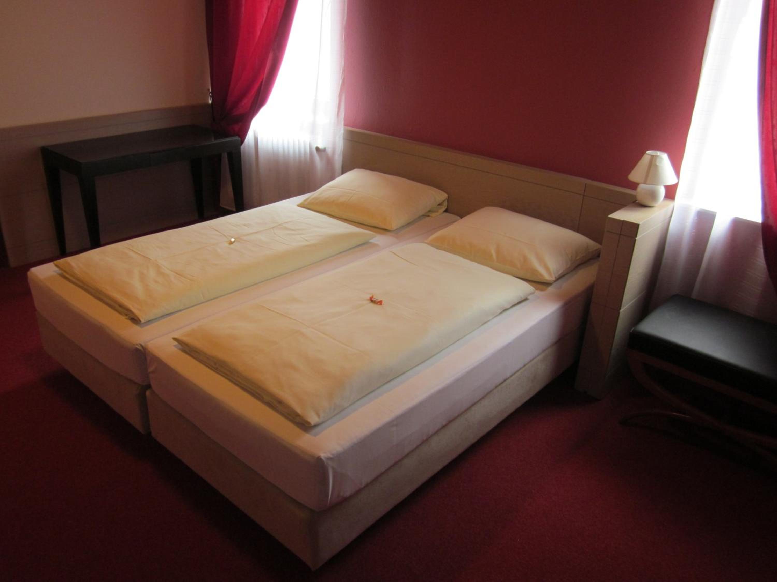 Double Room - Photo 6