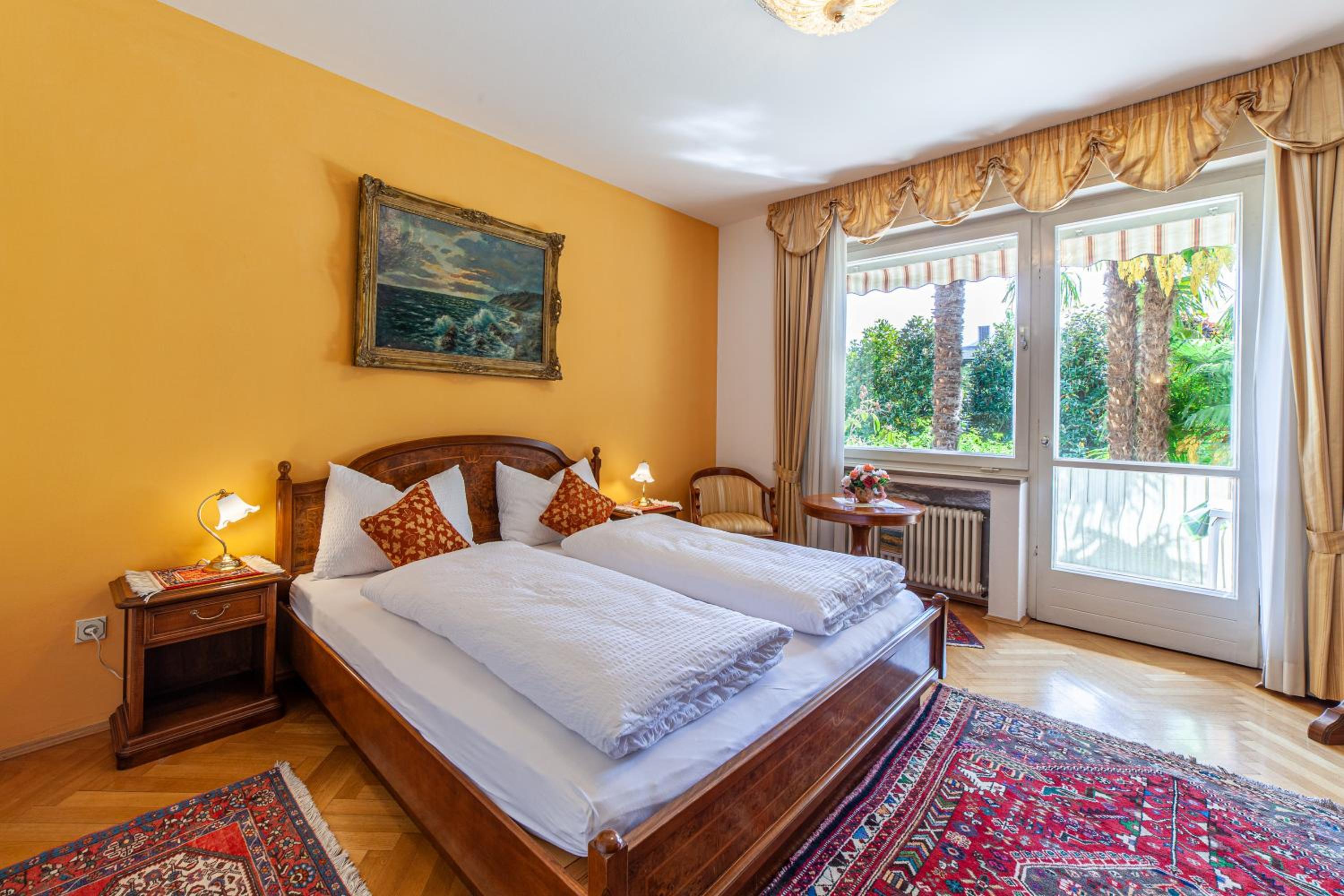 Two-Bedroom Deluxe Apartment with Garden View
