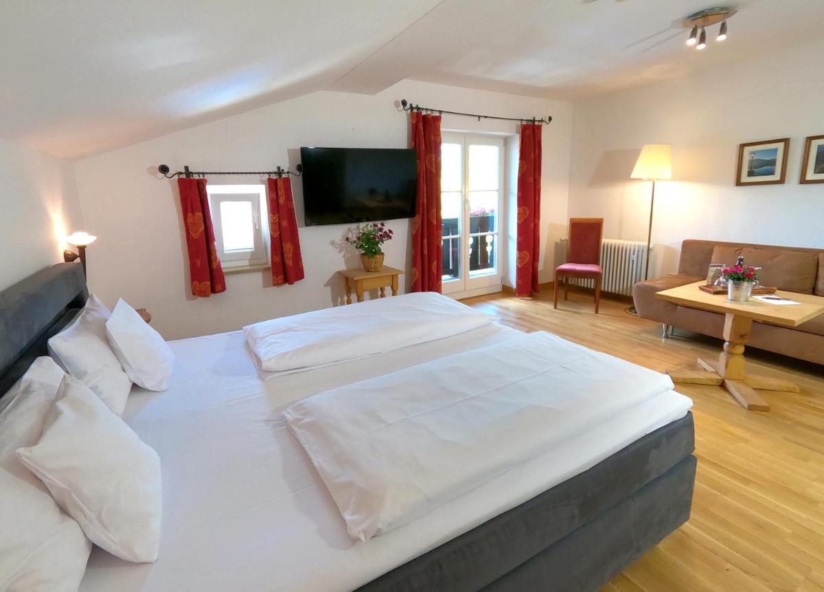Comfort Double Room with Lake View and Balcony photo 1
