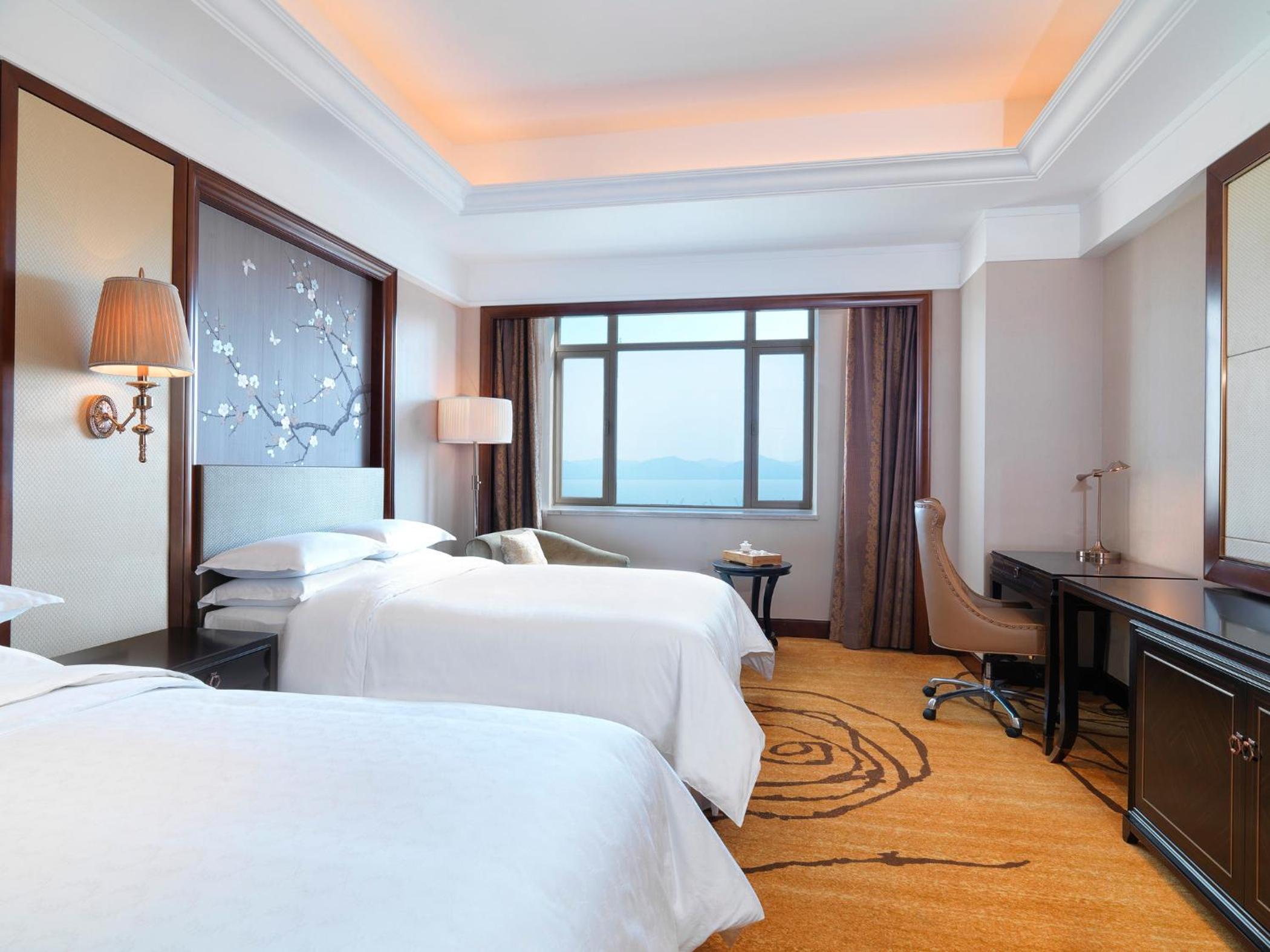 Club Room Sea View Twin Room