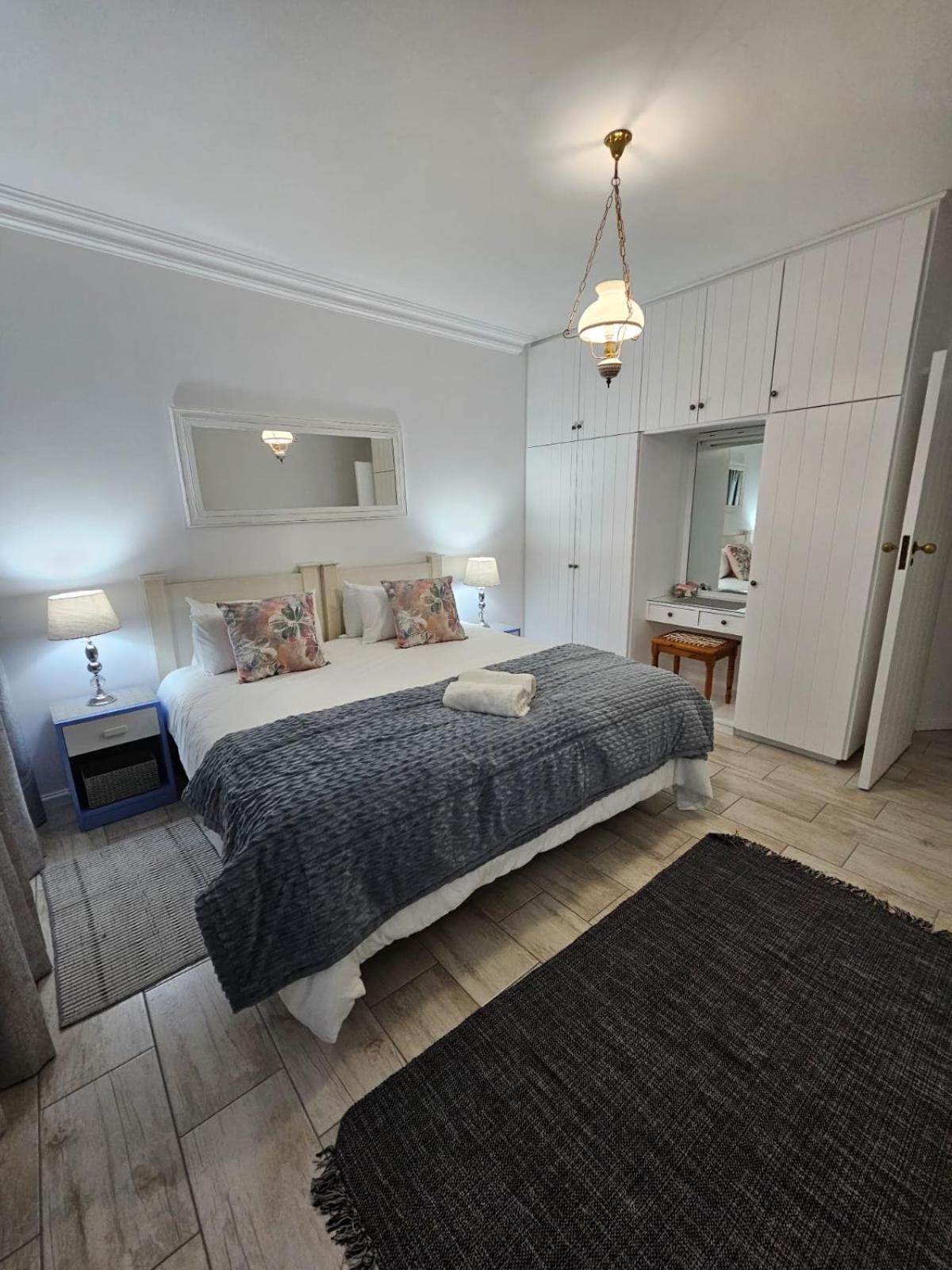 Two-Bedroom Apartment - Photo 12