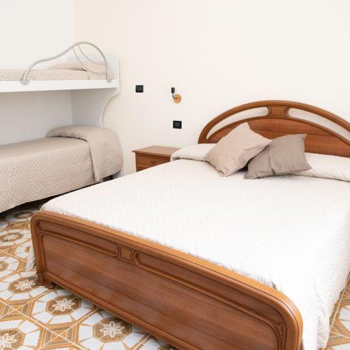 Quadruple Room - Photo 1