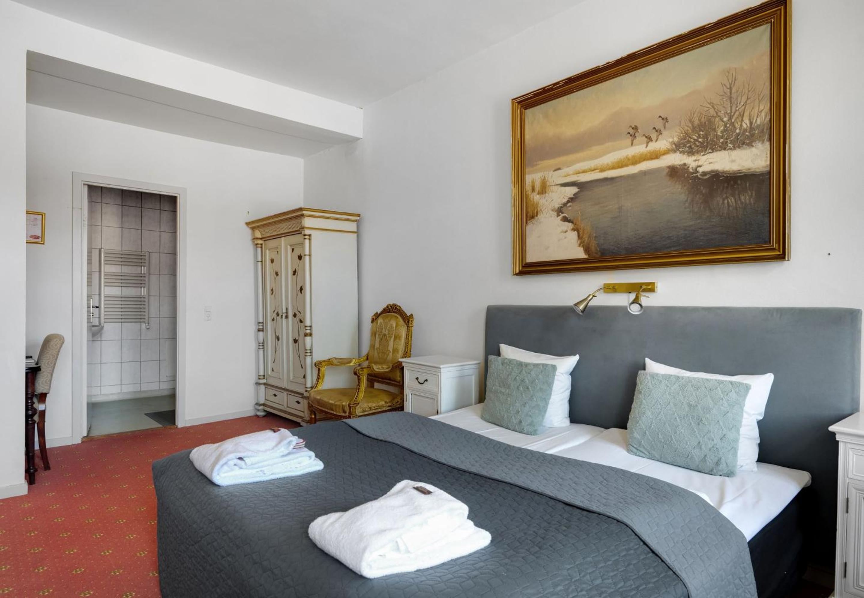 Standard Double or Twin Room photo 3