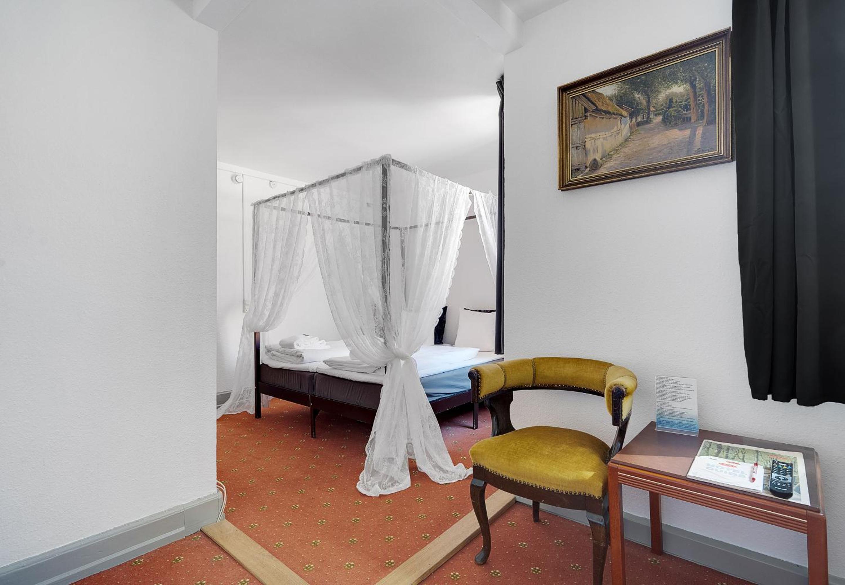 Standard Triple Room photo 2