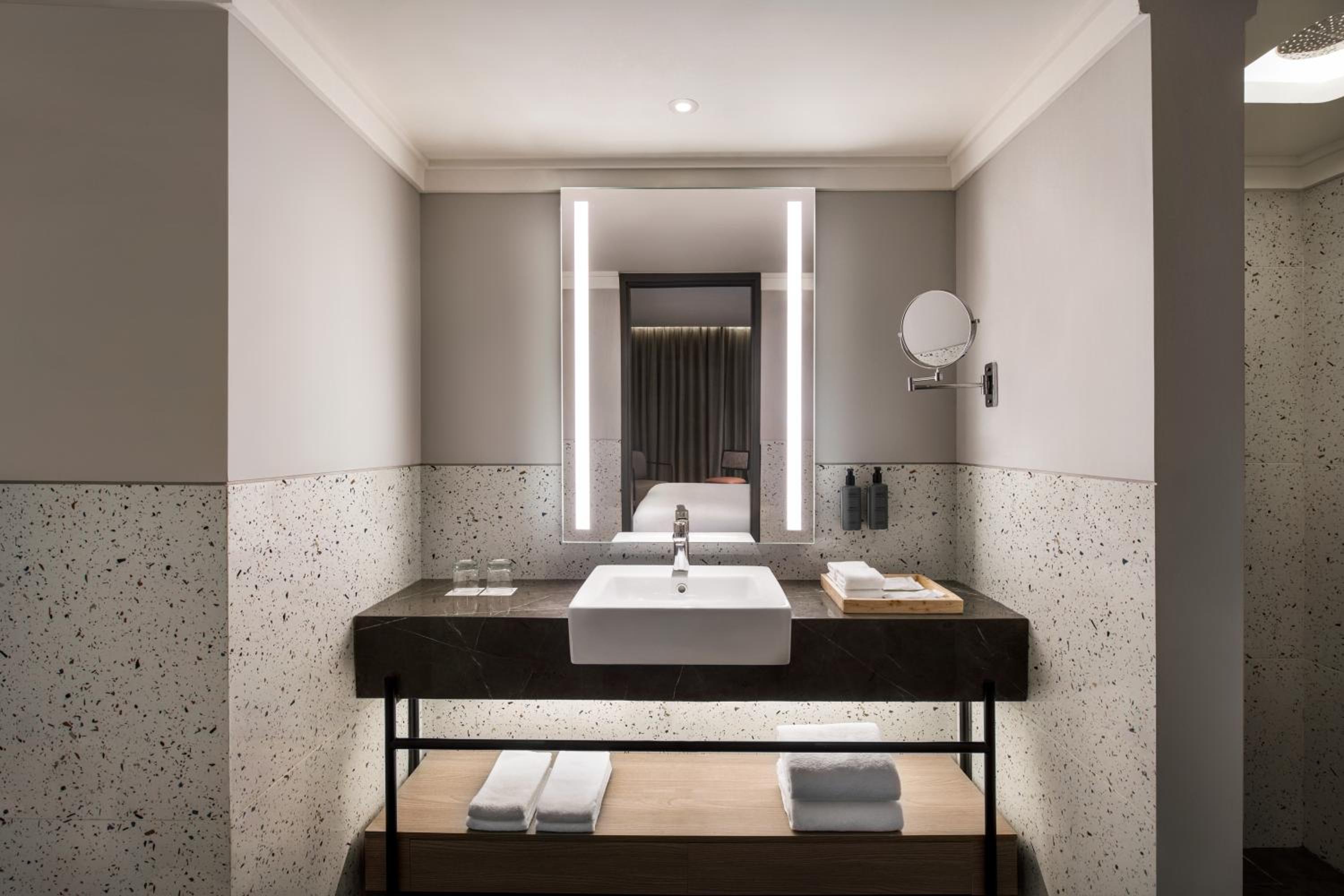 King Executive Suite – 15% Discount Food & Beverages