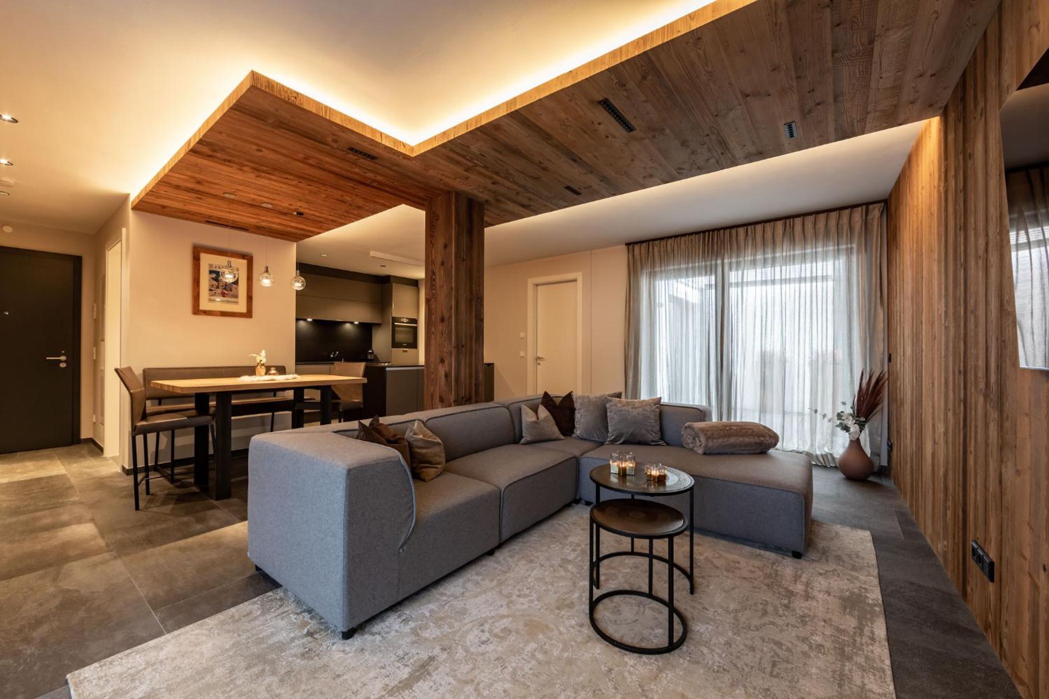 Luxury One-Bedroom Apartment (2-4 Adults)
