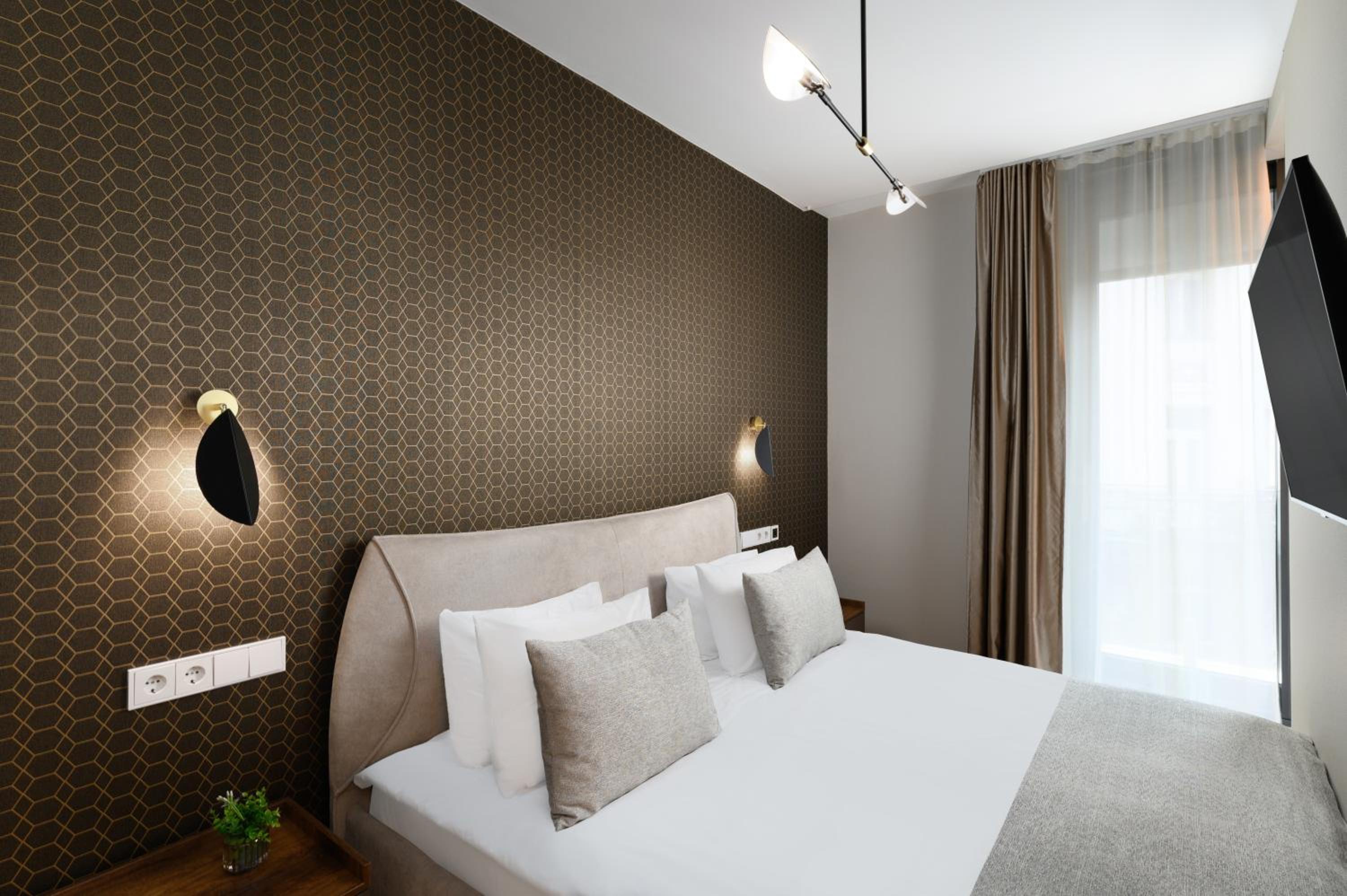 Deluxe Suite - Photo 14