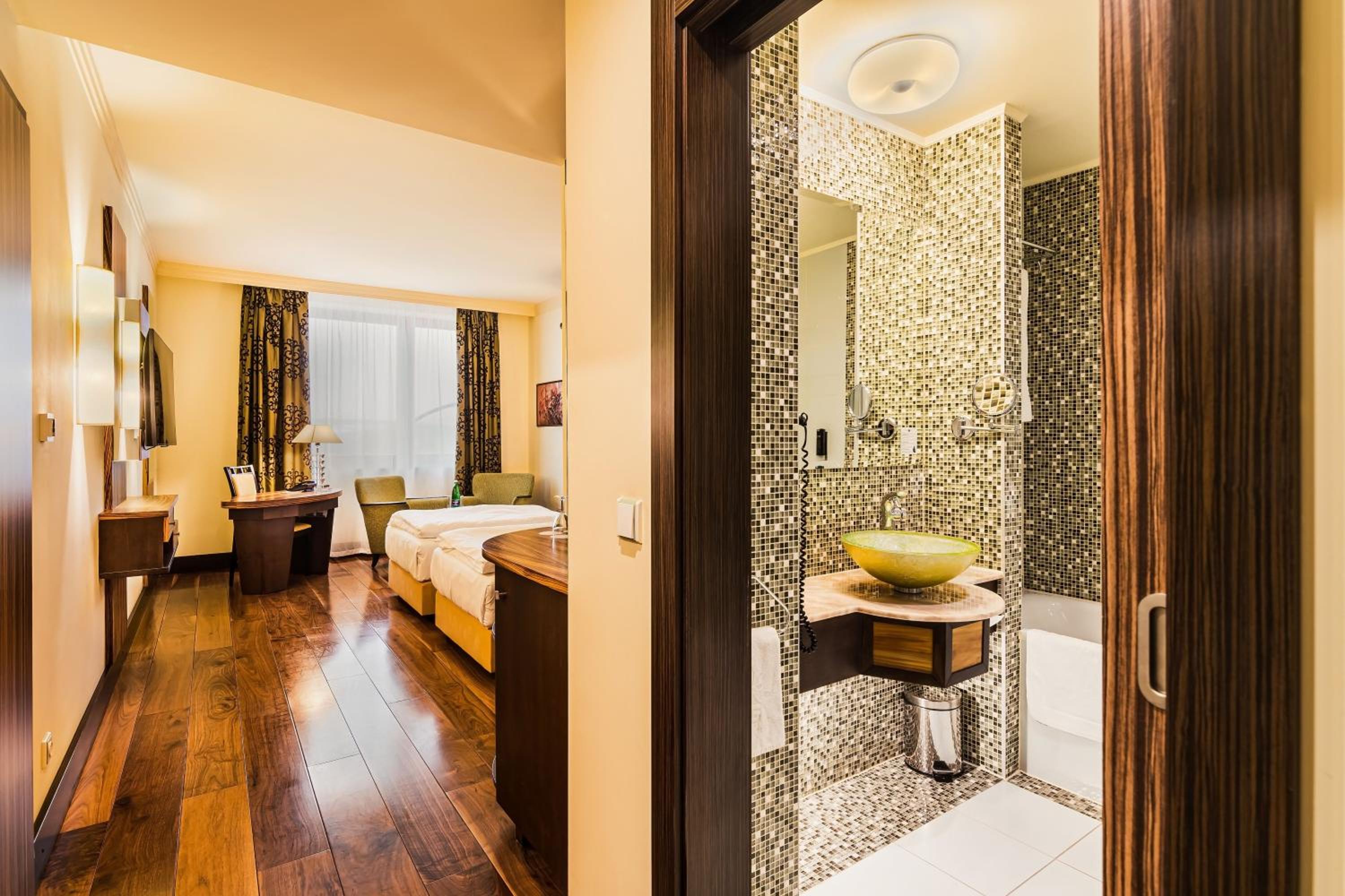 Superior Twin Room photo 2