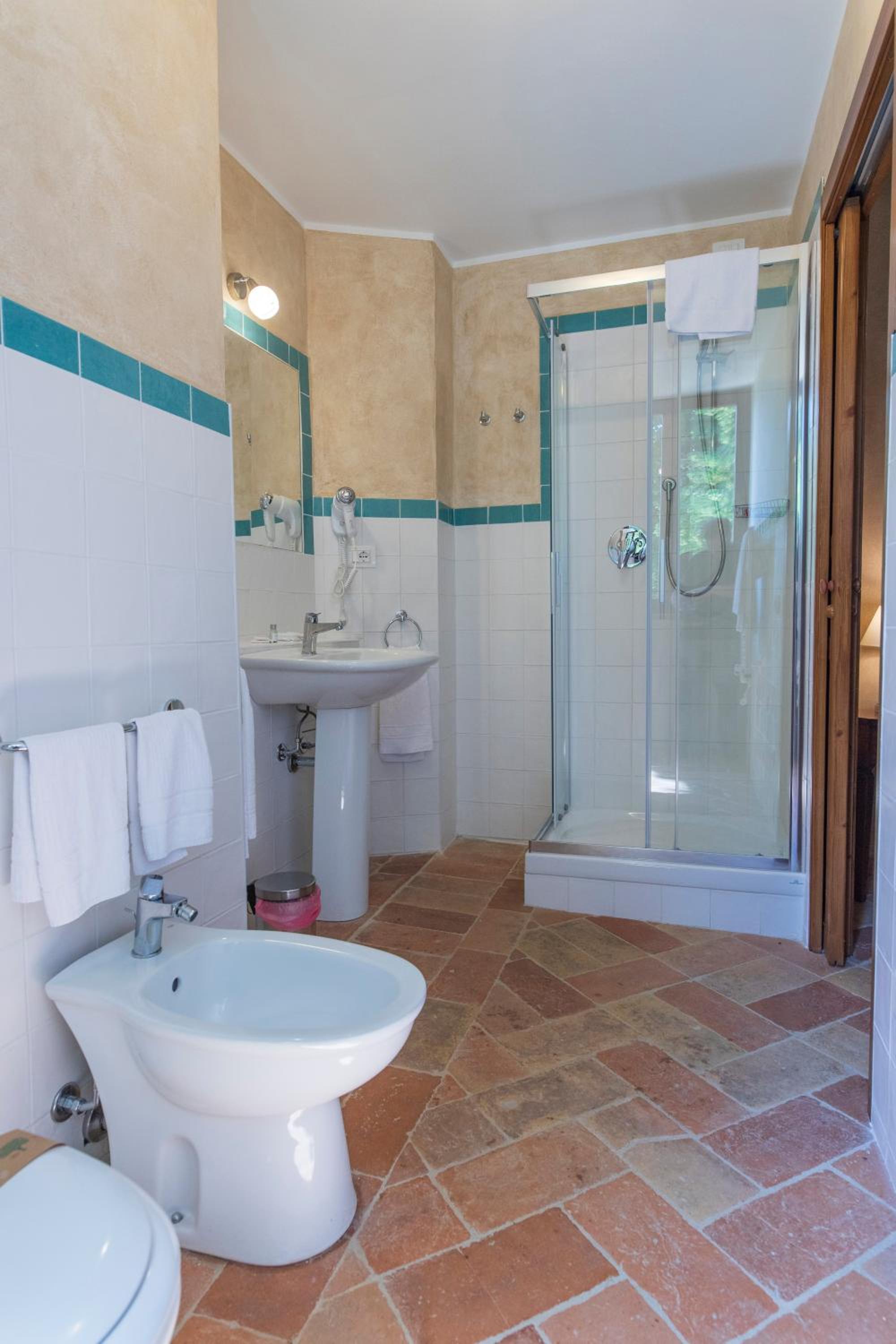 Classic Quadruple Room - Photo 3