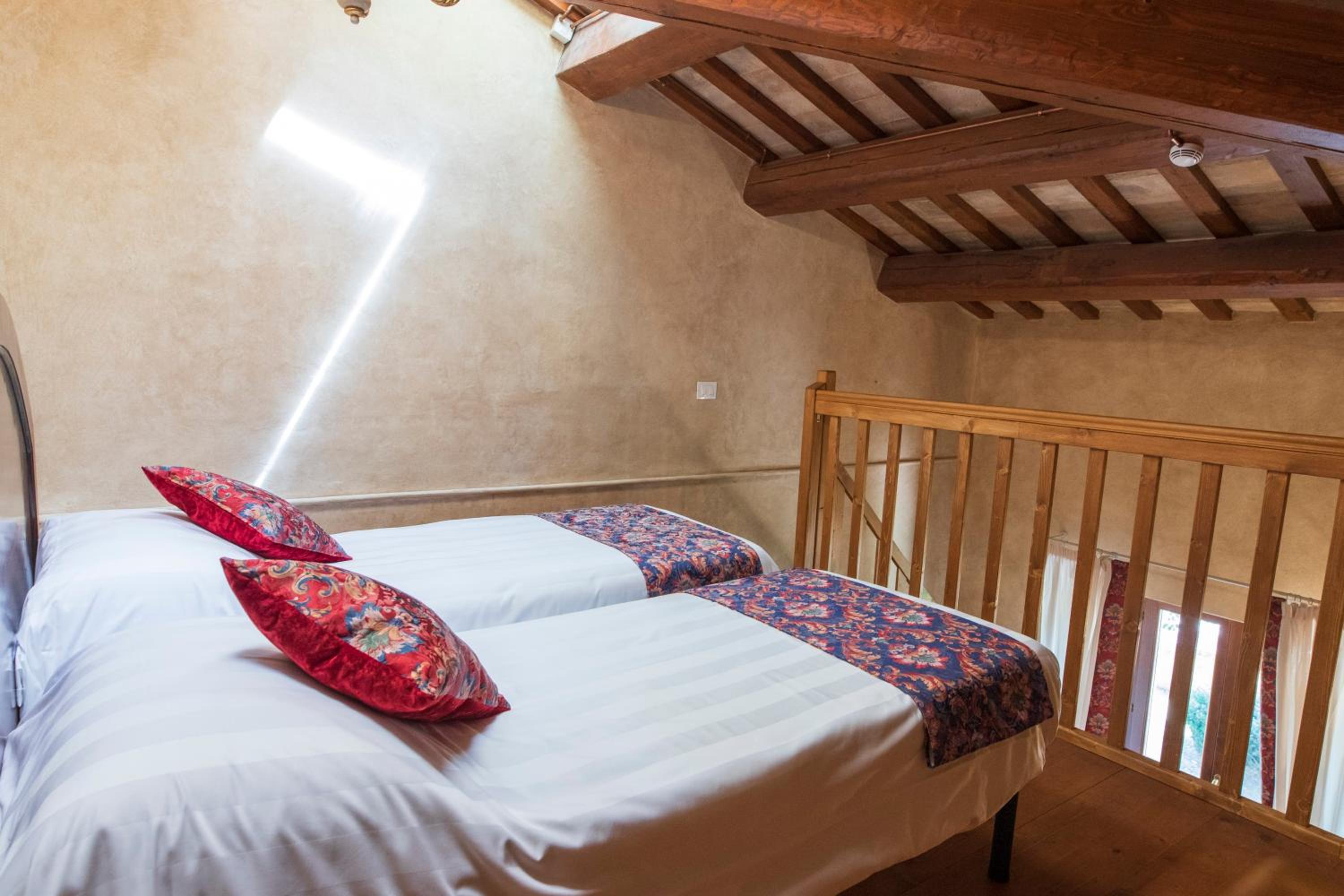 Classic Quadruple Room - Photo 2