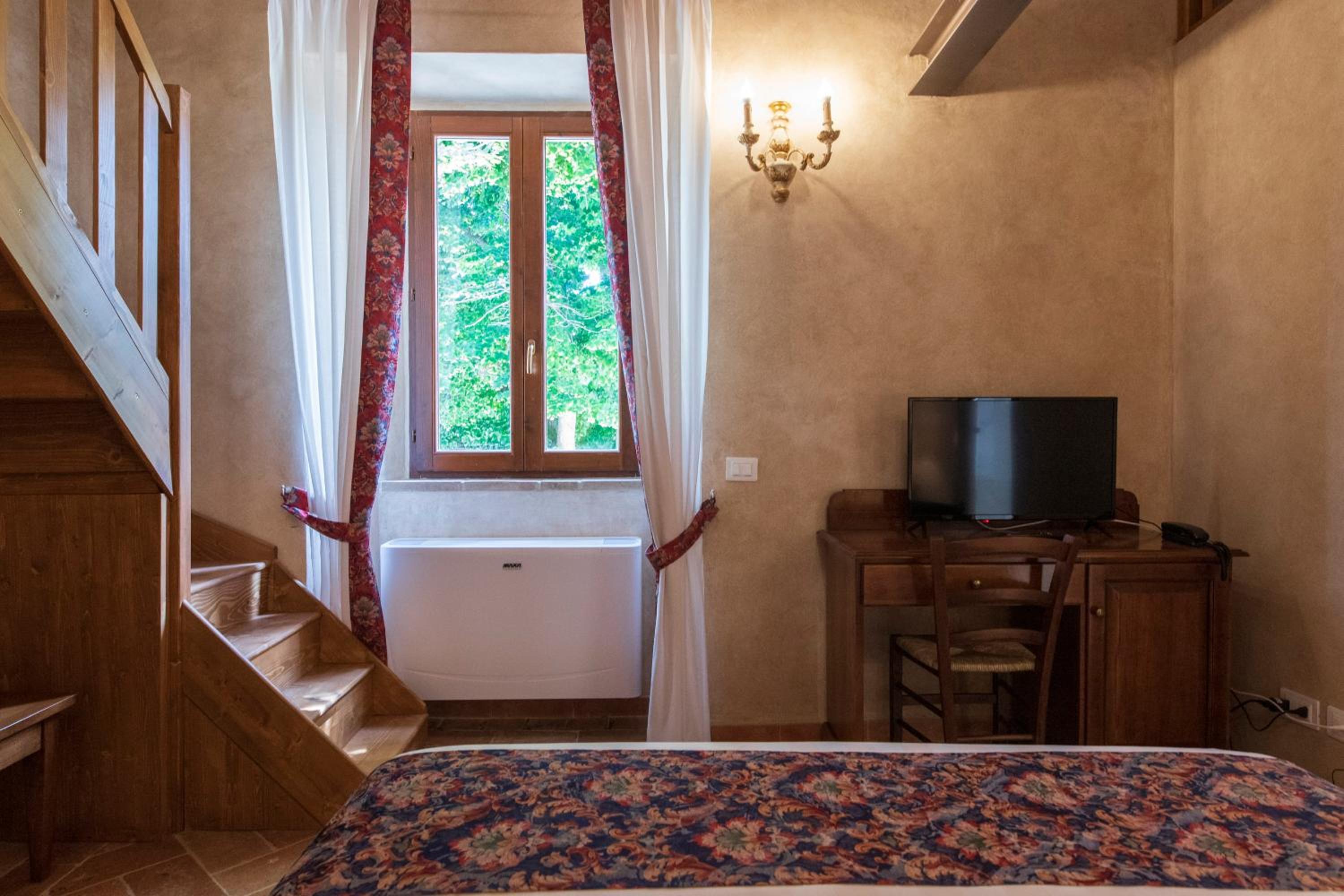 Classic Quadruple Room - Photo 8