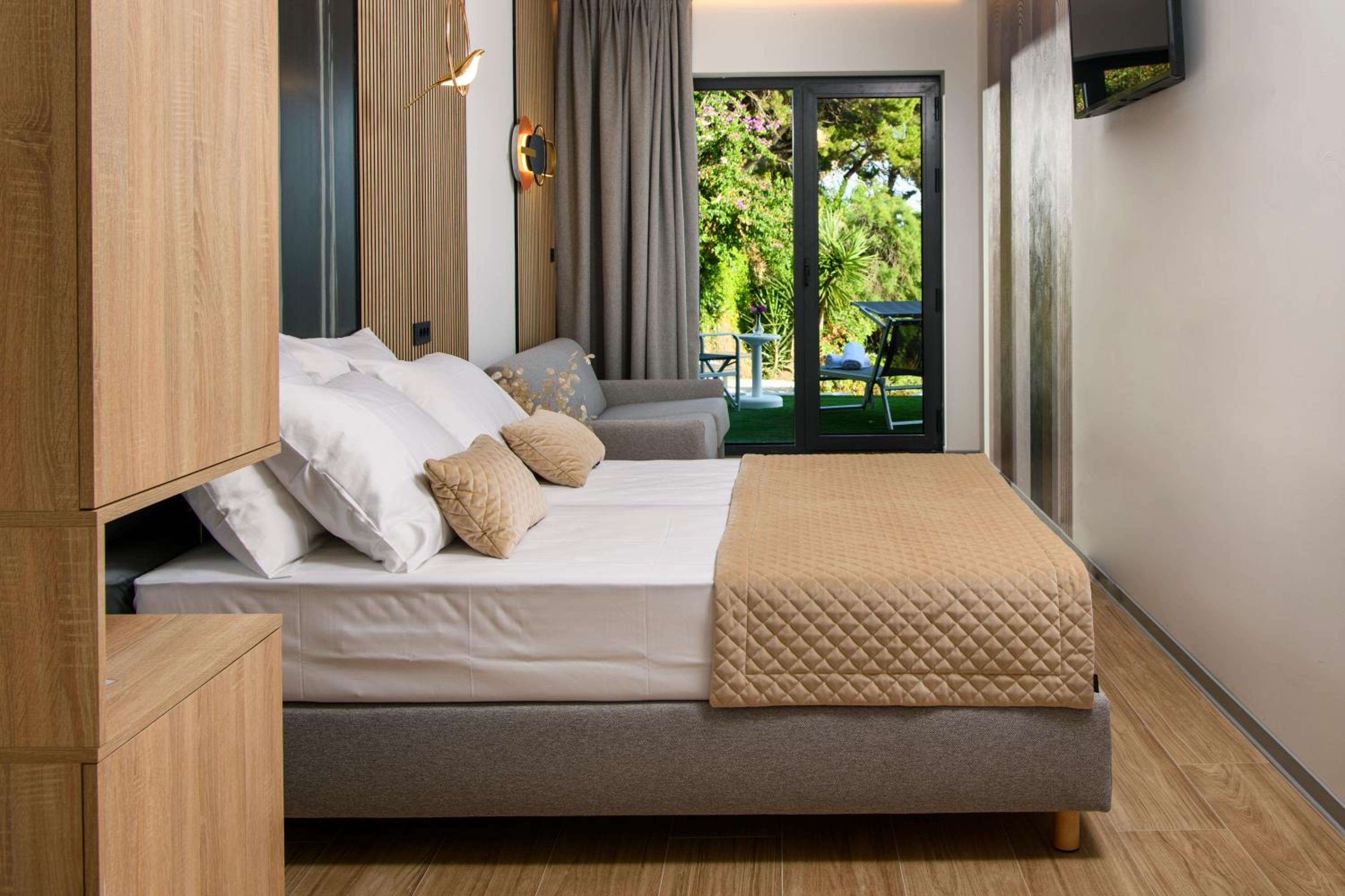 Deluxe Double or Twin Room with Spa Bath