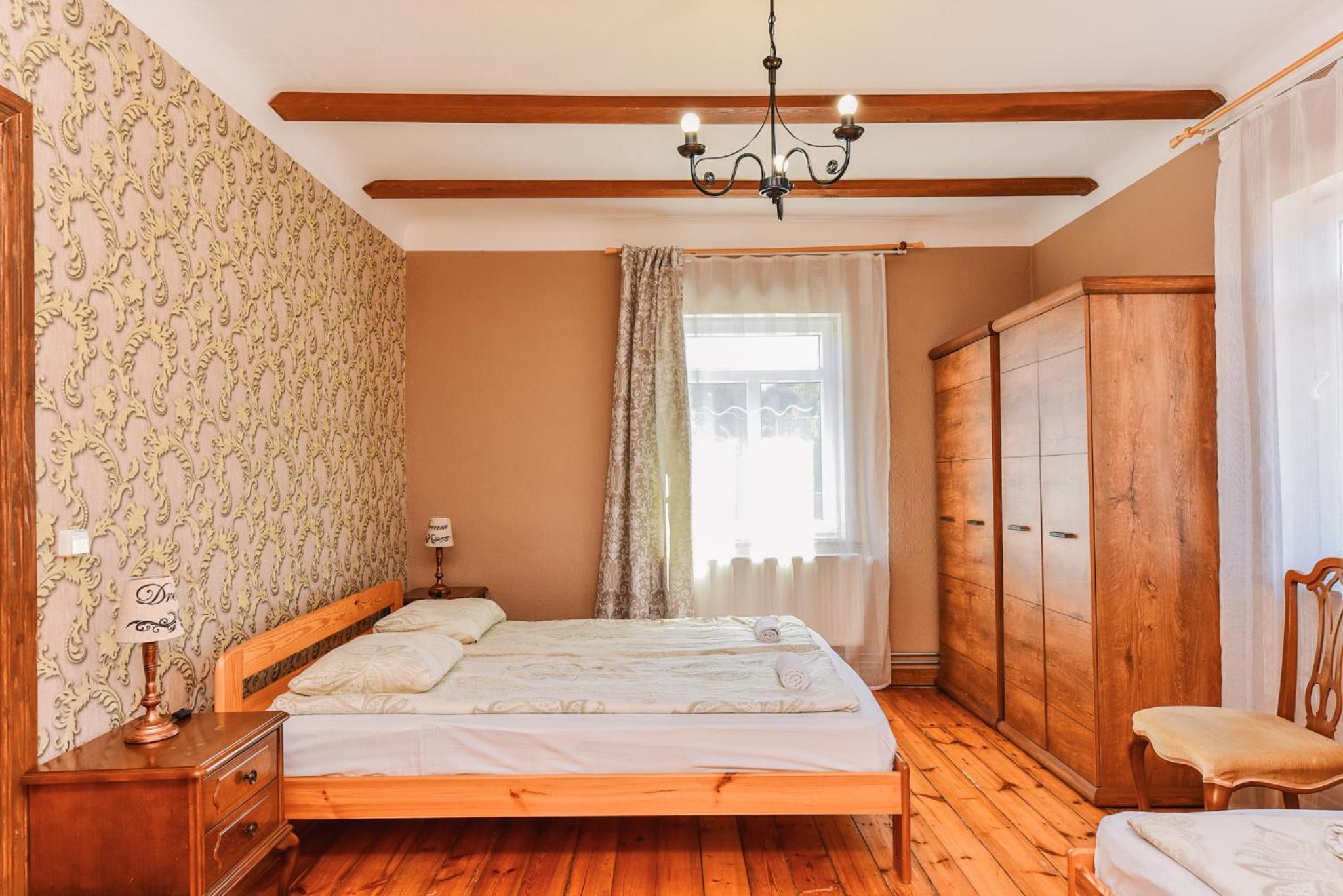 Two-Bedroom House - Photo 5