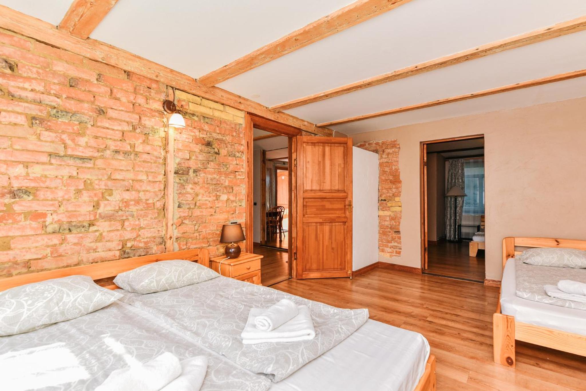 Two-Bedroom House - Photo 2