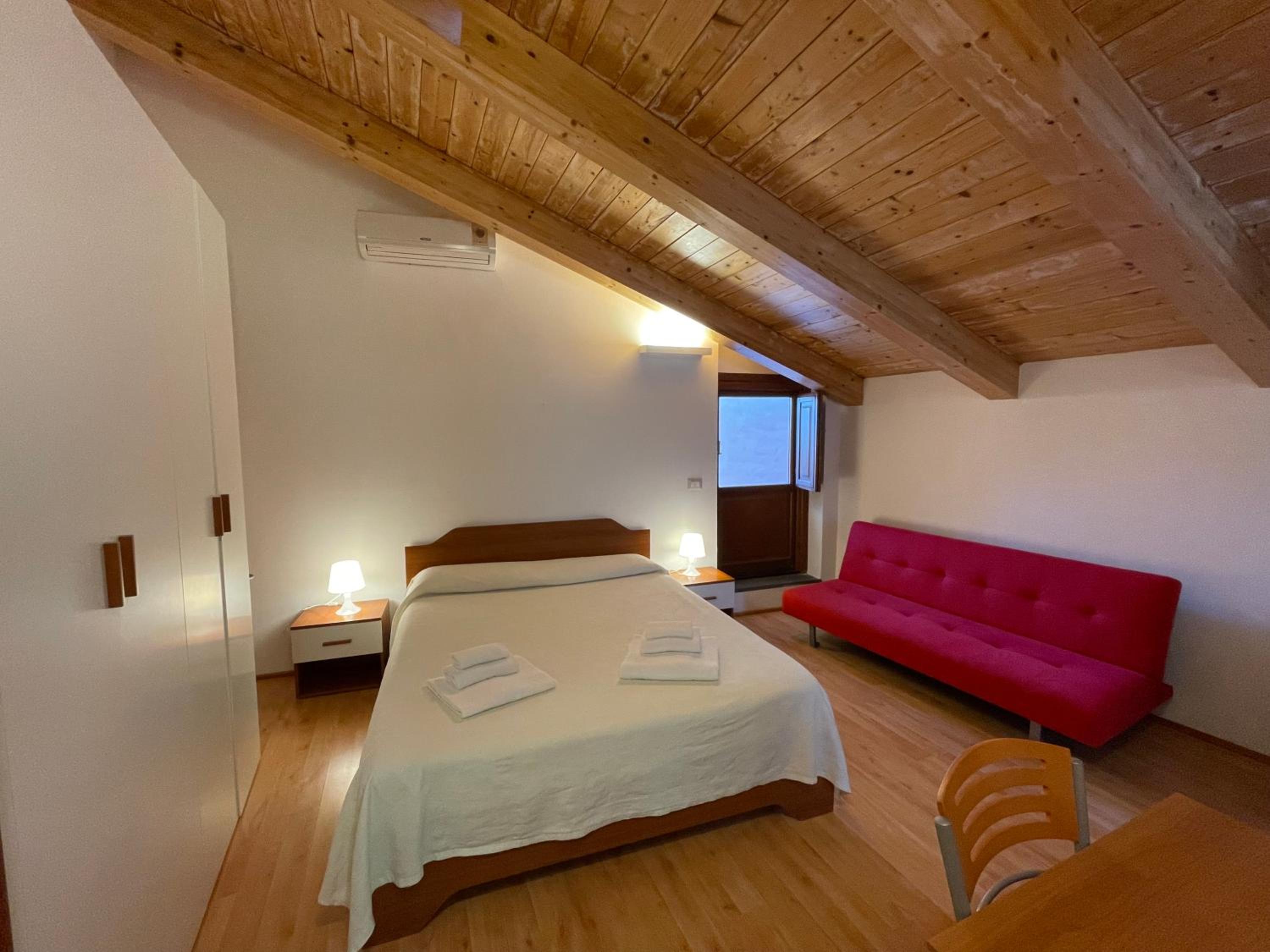 Double Room with Private Bathroom photo 1