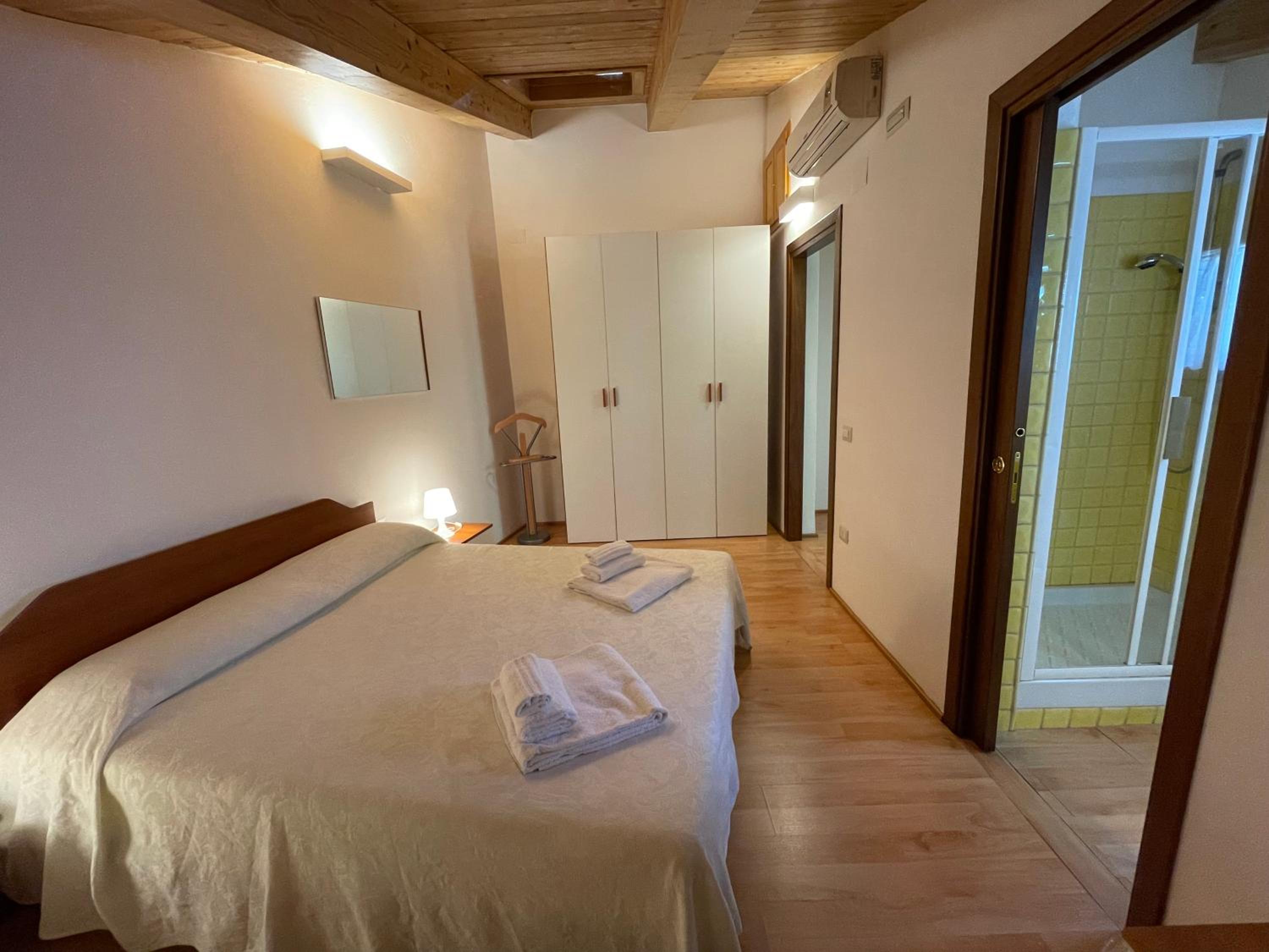 Double Room with Private Bathroom photo 1