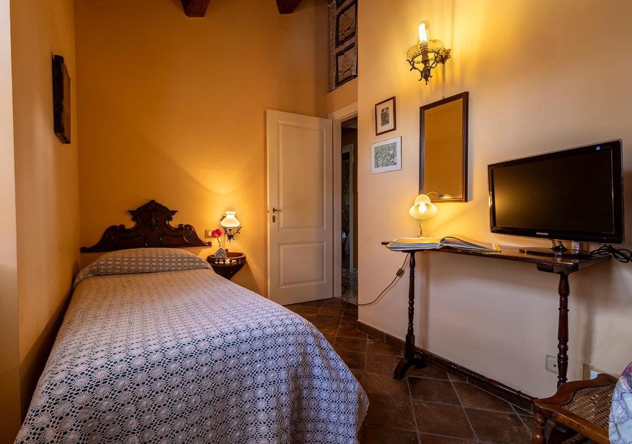 Single Room with Private External Bathroom photo 3