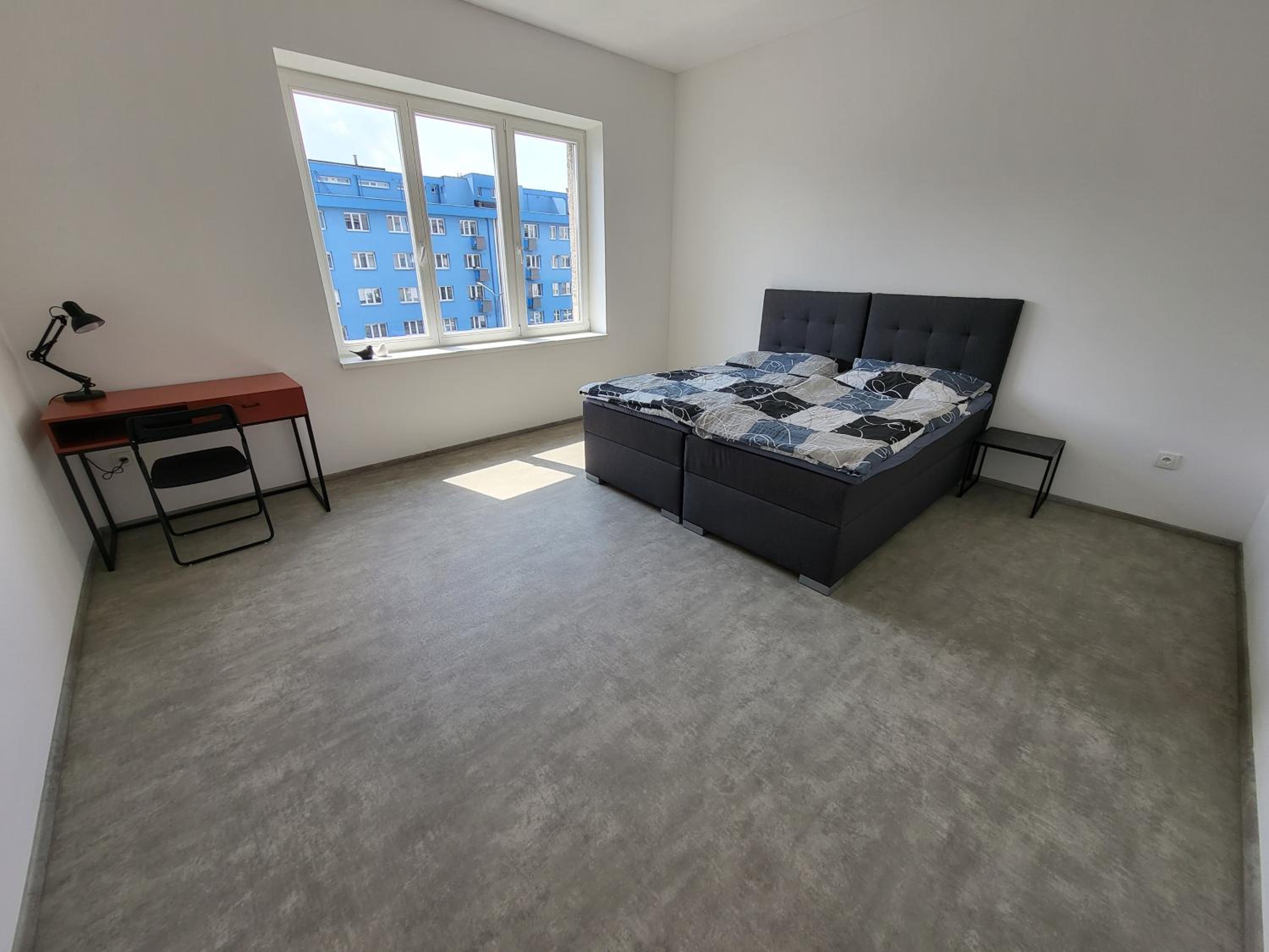 One-Bedroom Apartment photo 2