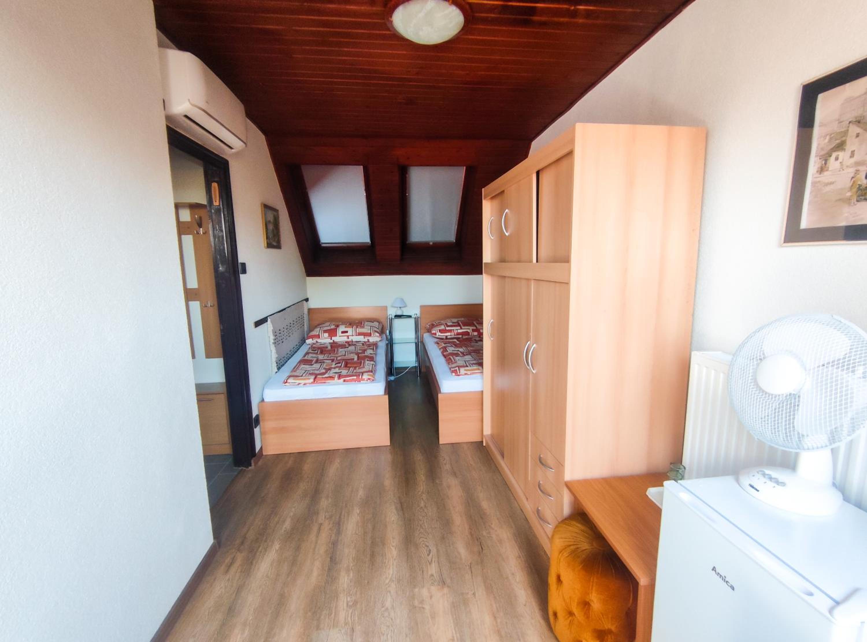 Large Twin Room