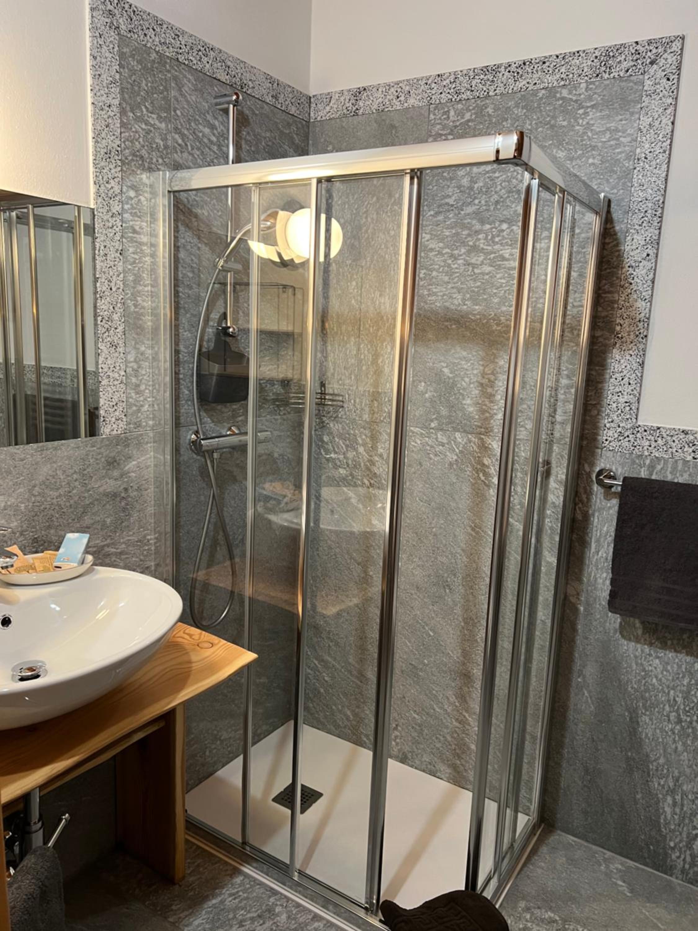 Double Room with Private Bathroom photo 3