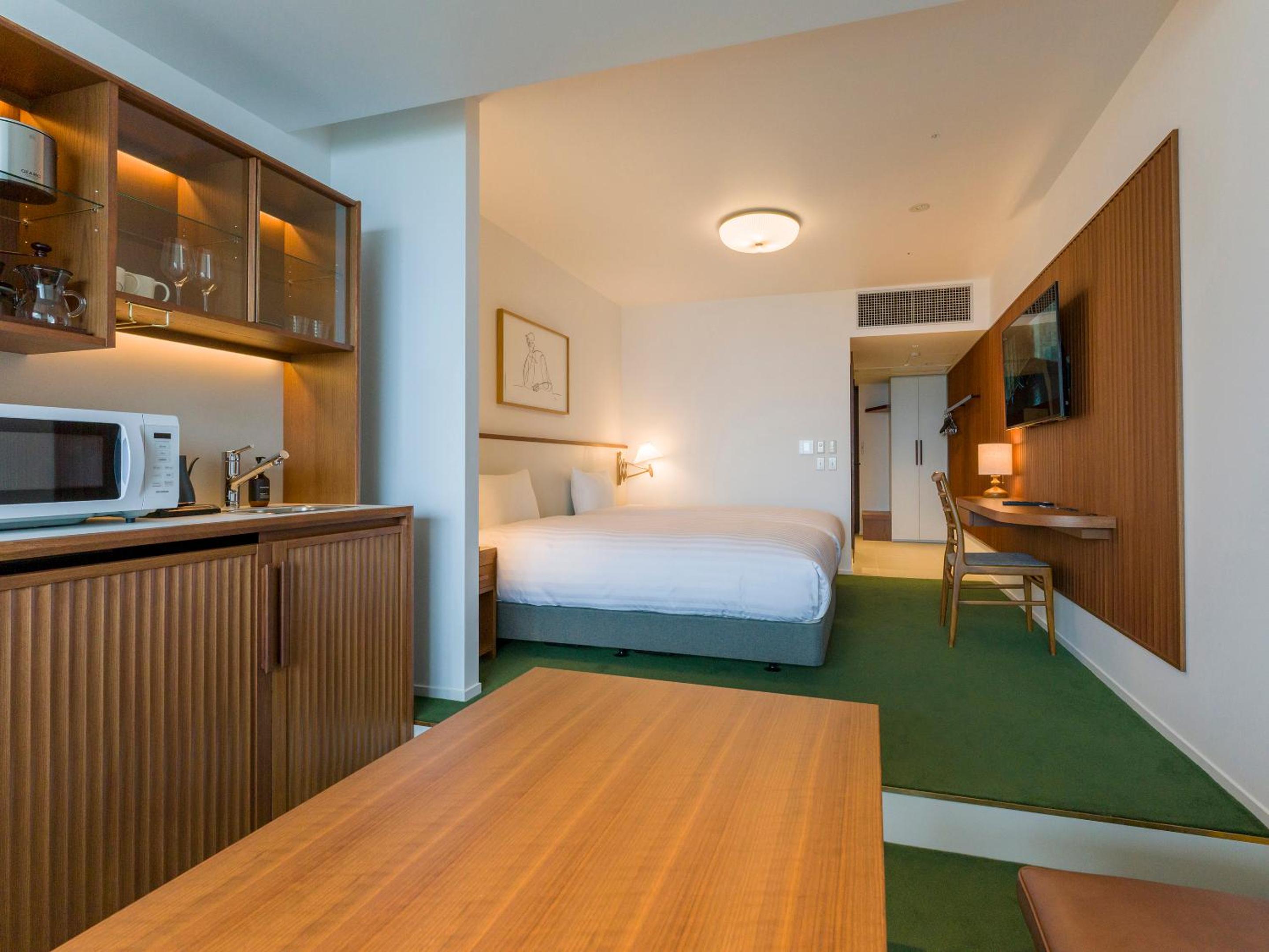 Hollywood Twin Room, No-pets allowed, 1off-site parking - Photo 1