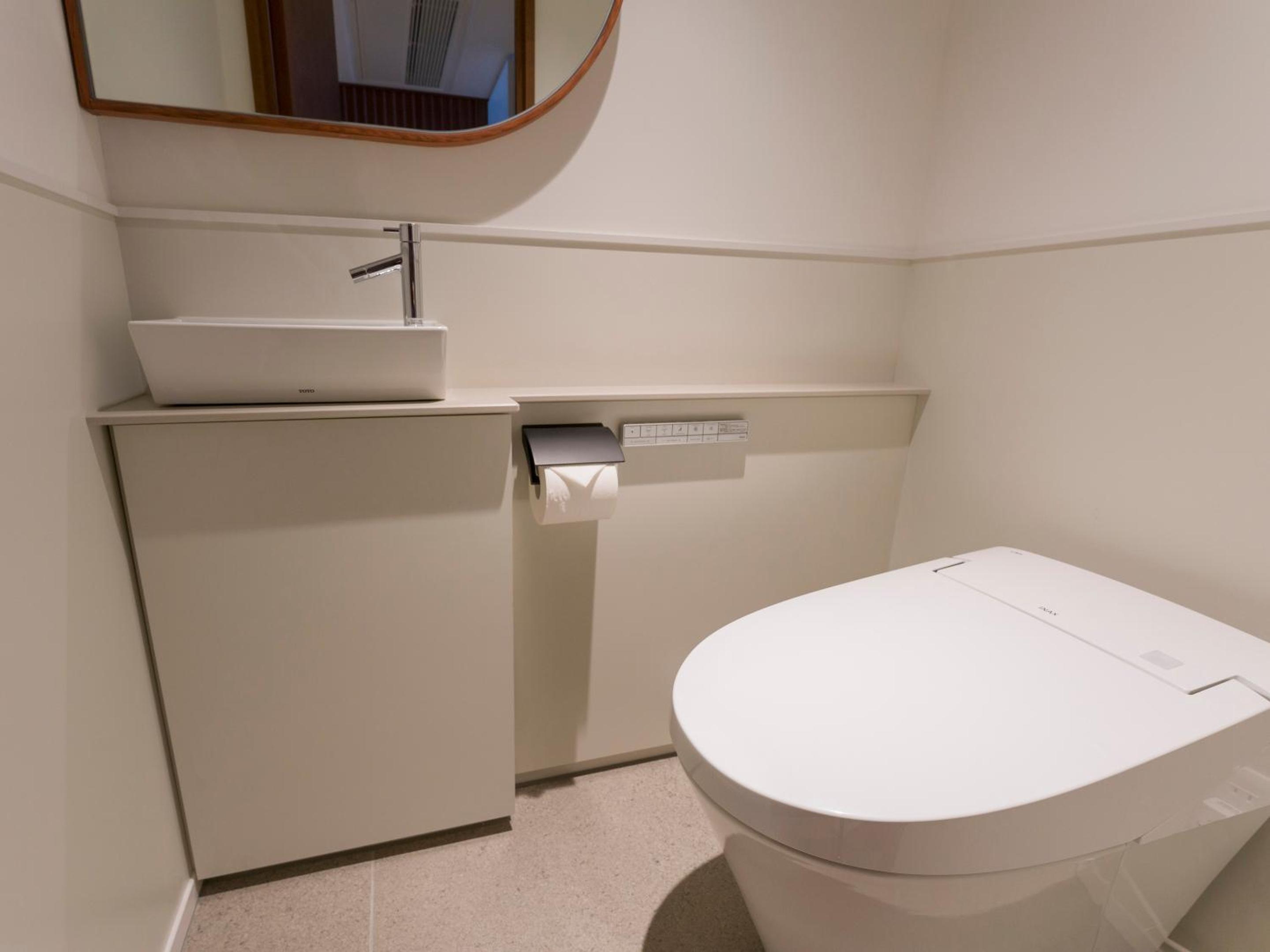 Hollywood Twin Room, No-pets allowed, 1off-site parking - Photo 23