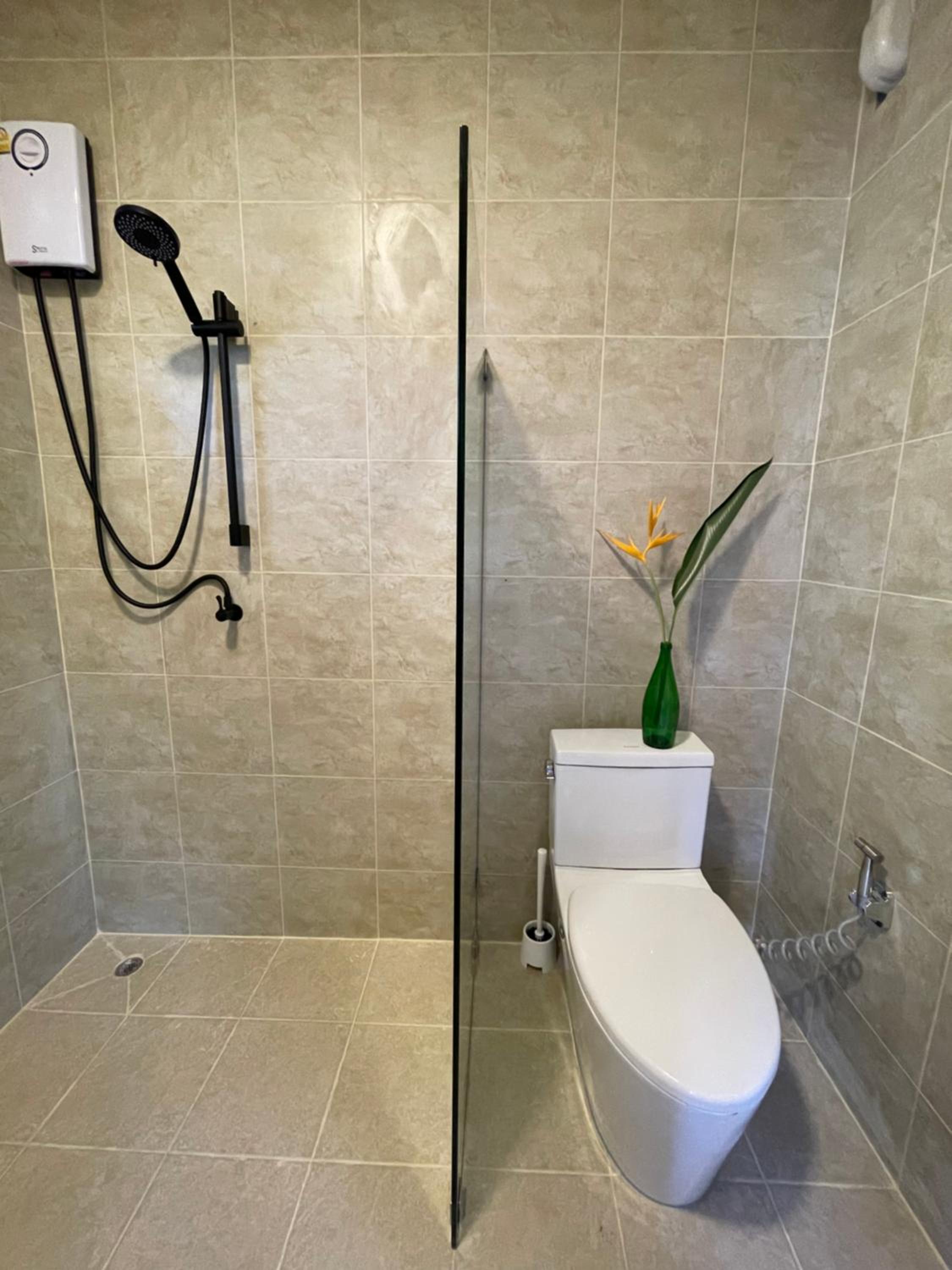 Double Room with Private Bathroom - Photo 8